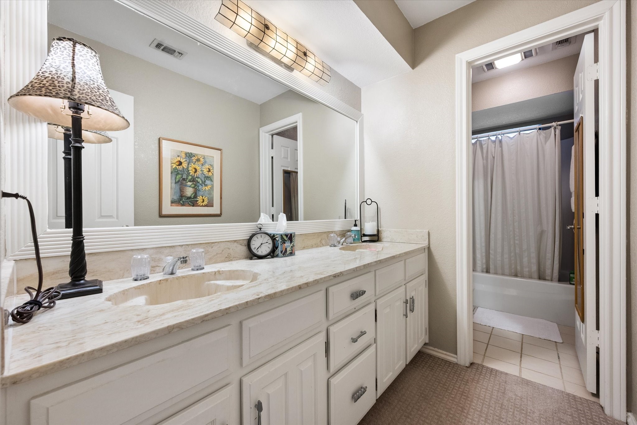 907 Loch Lomond Drive Arlington TX 76012