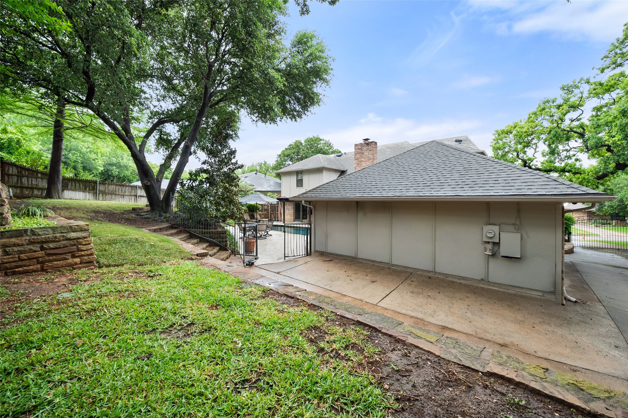 907 Loch Lomond Drive Arlington TX 76012