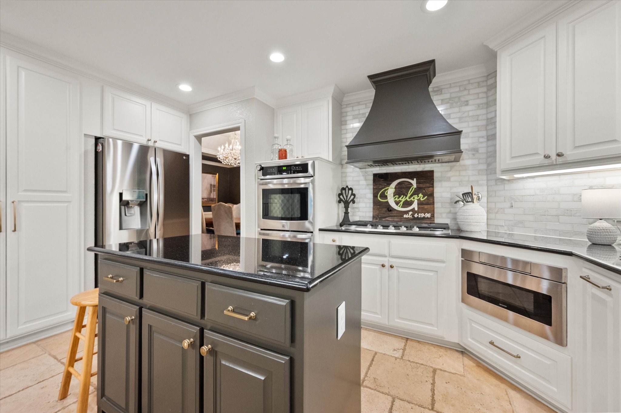 907 Loch Lomond Drive Arlington TX 76012