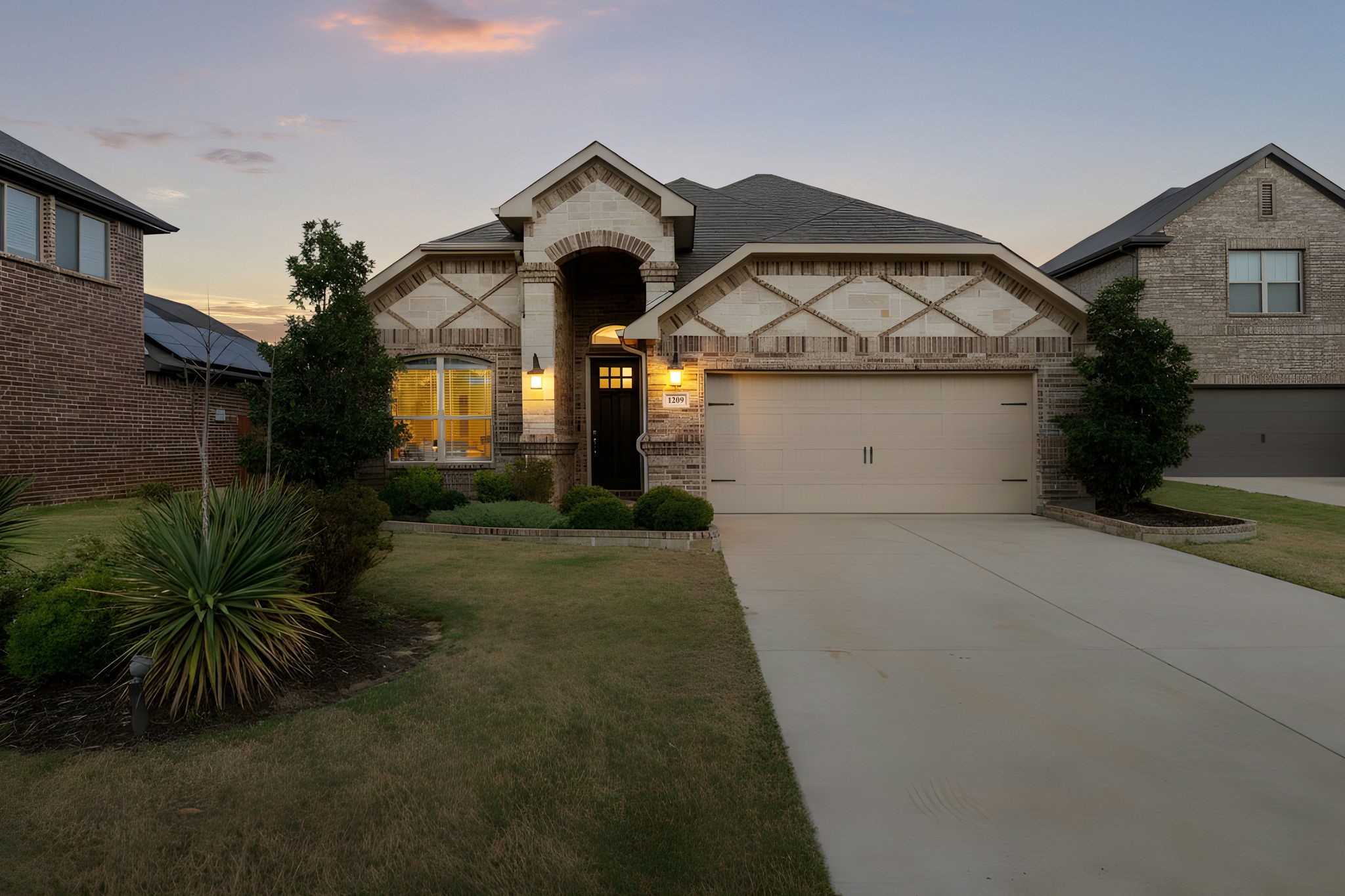1209 Rushmore Drive Burleson TX 76028