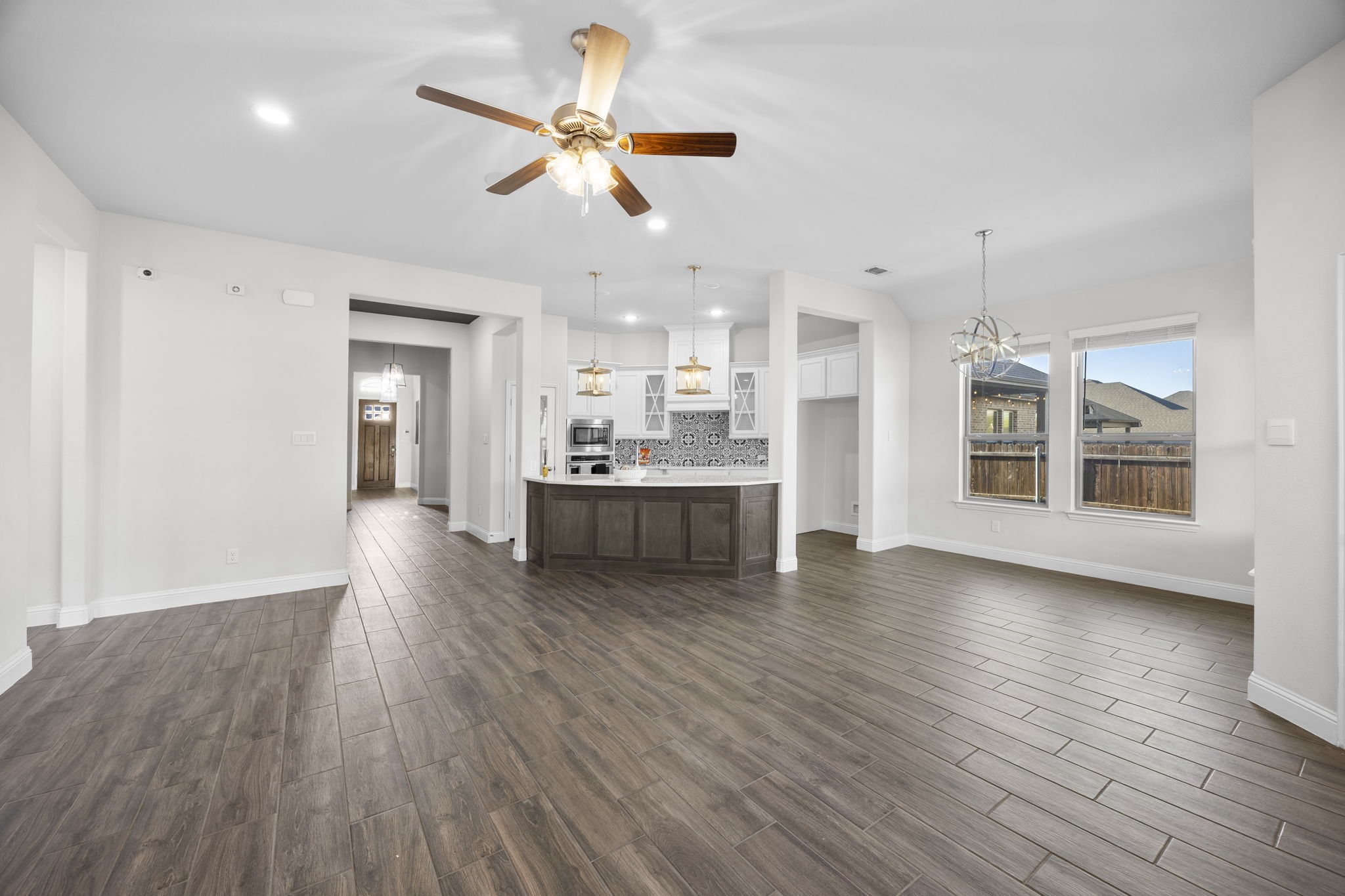 1209 Rushmore Drive Burleson TX 76028