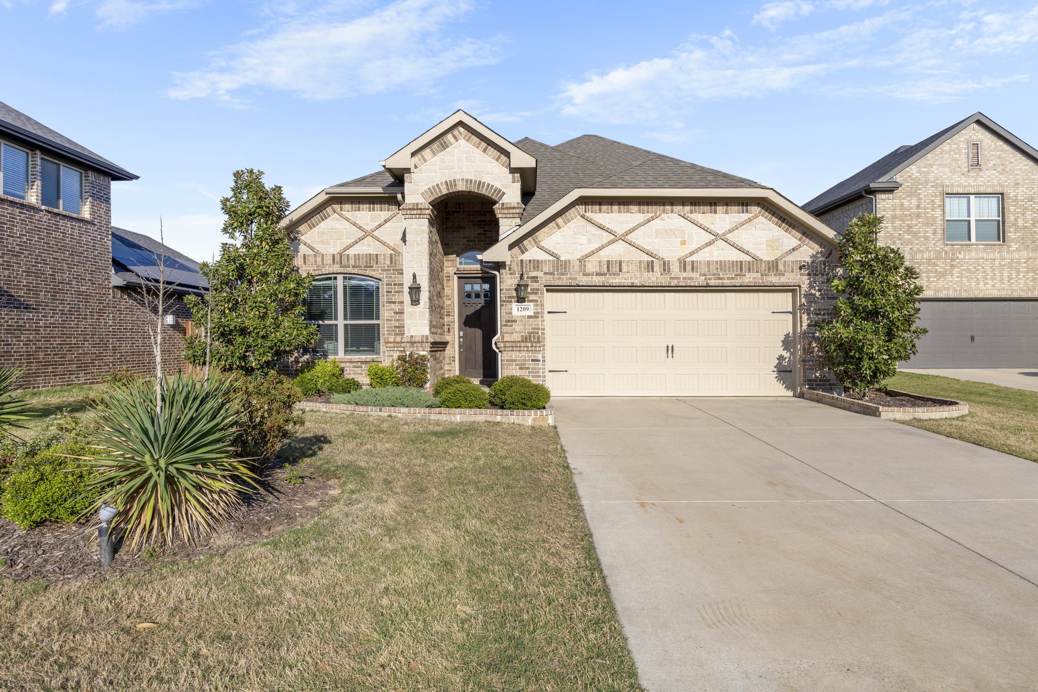 1209 Rushmore Drive Burleson TX 76028