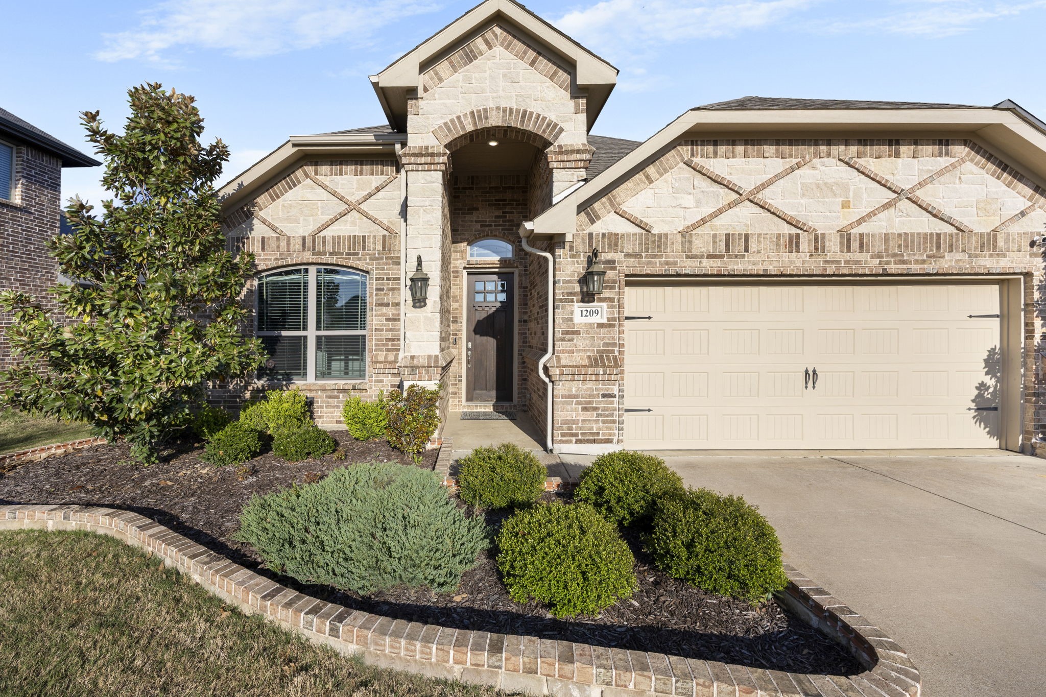 1209 Rushmore Drive Burleson TX 76028
