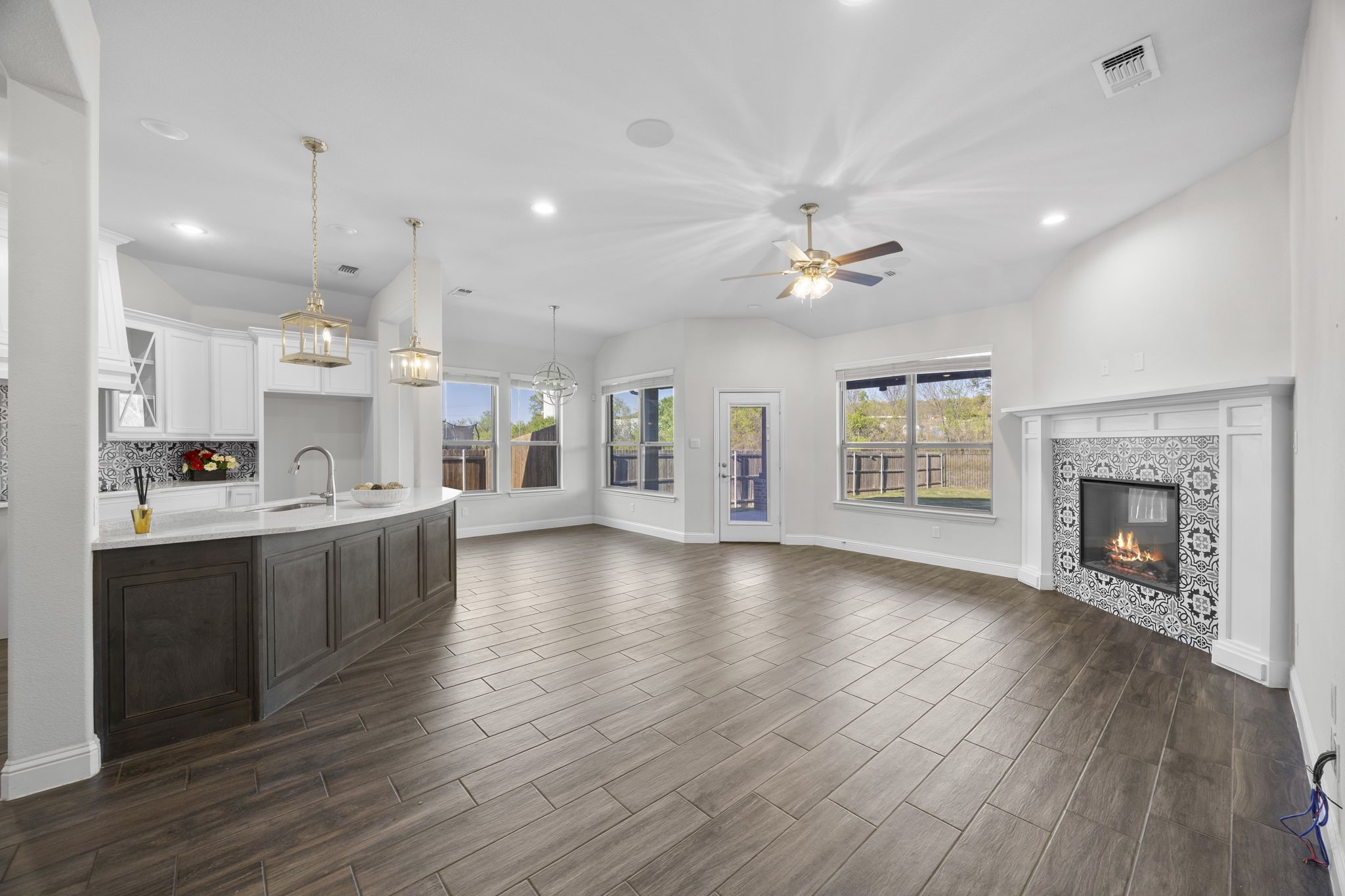 1209 Rushmore Drive Burleson TX 76028
