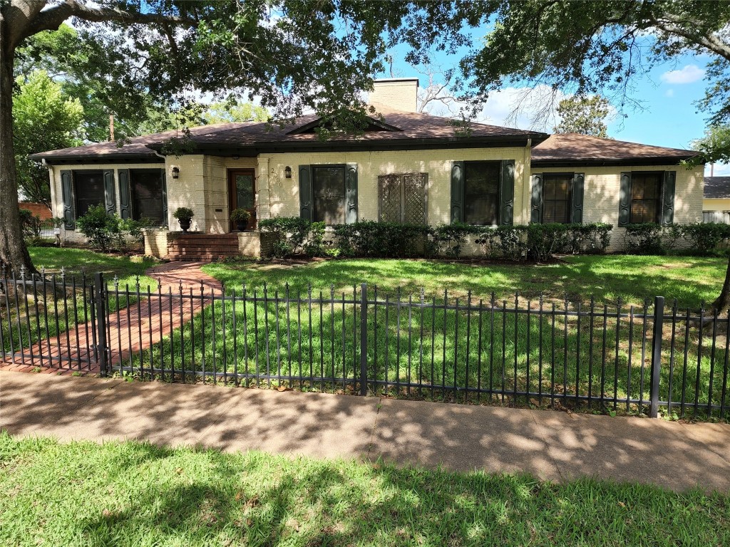 2000 S College Avenue Tyler TX 75701