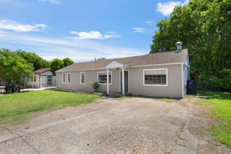 516 E Wintergreen Road Desoto TX 75115