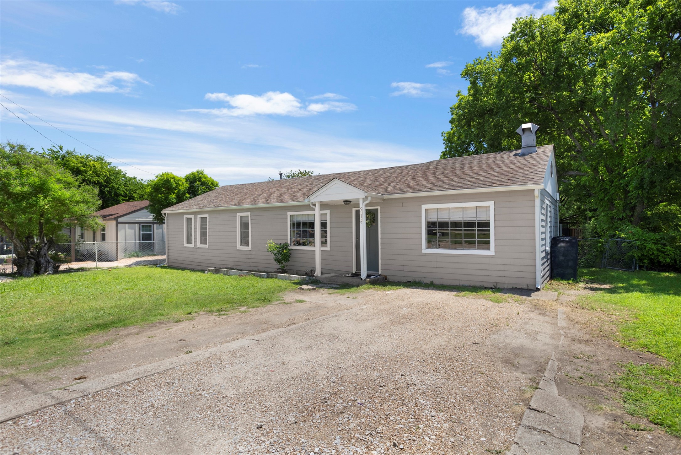 516 E Wintergreen Road Desoto TX 75115