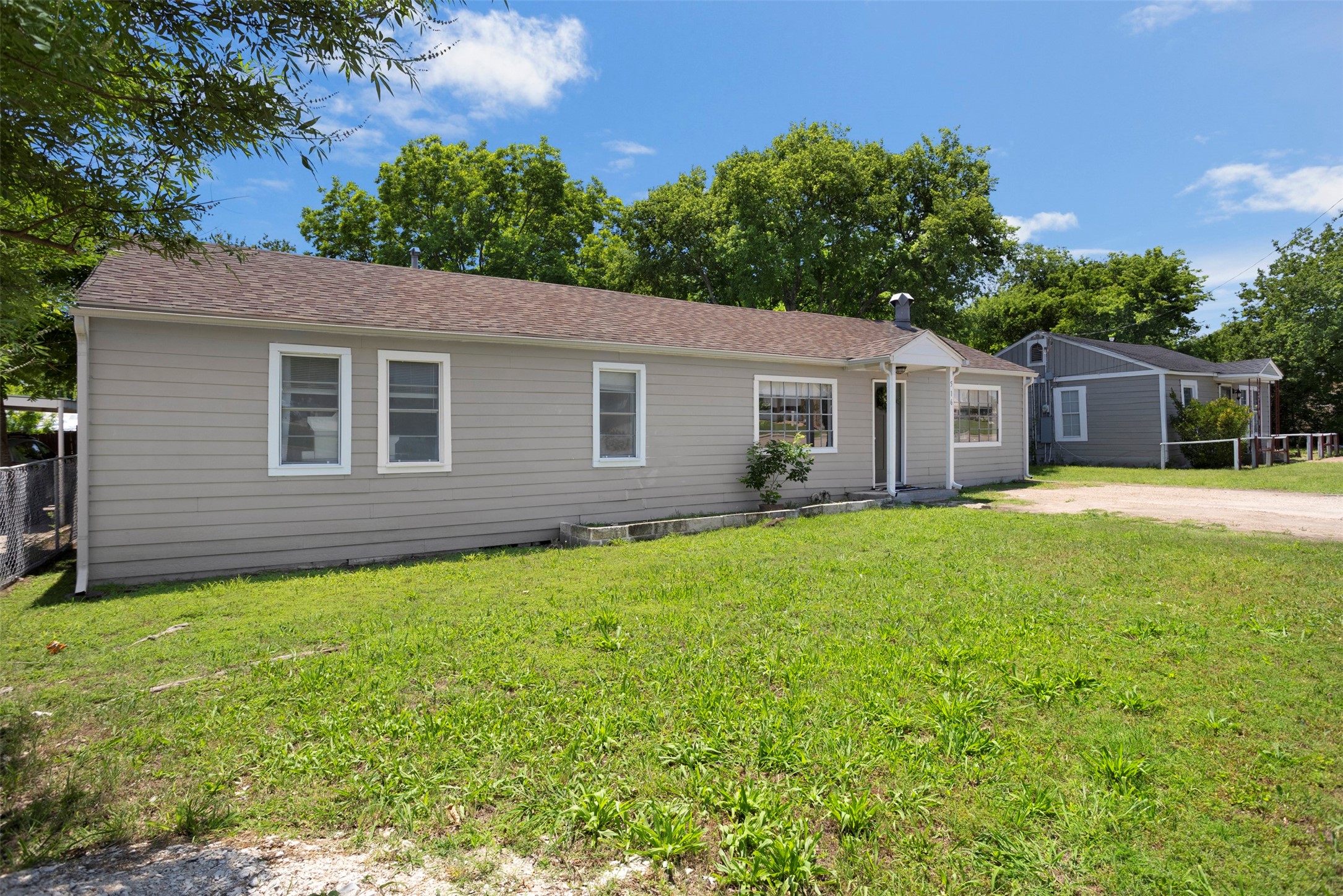 516 E Wintergreen Road Desoto TX 75115