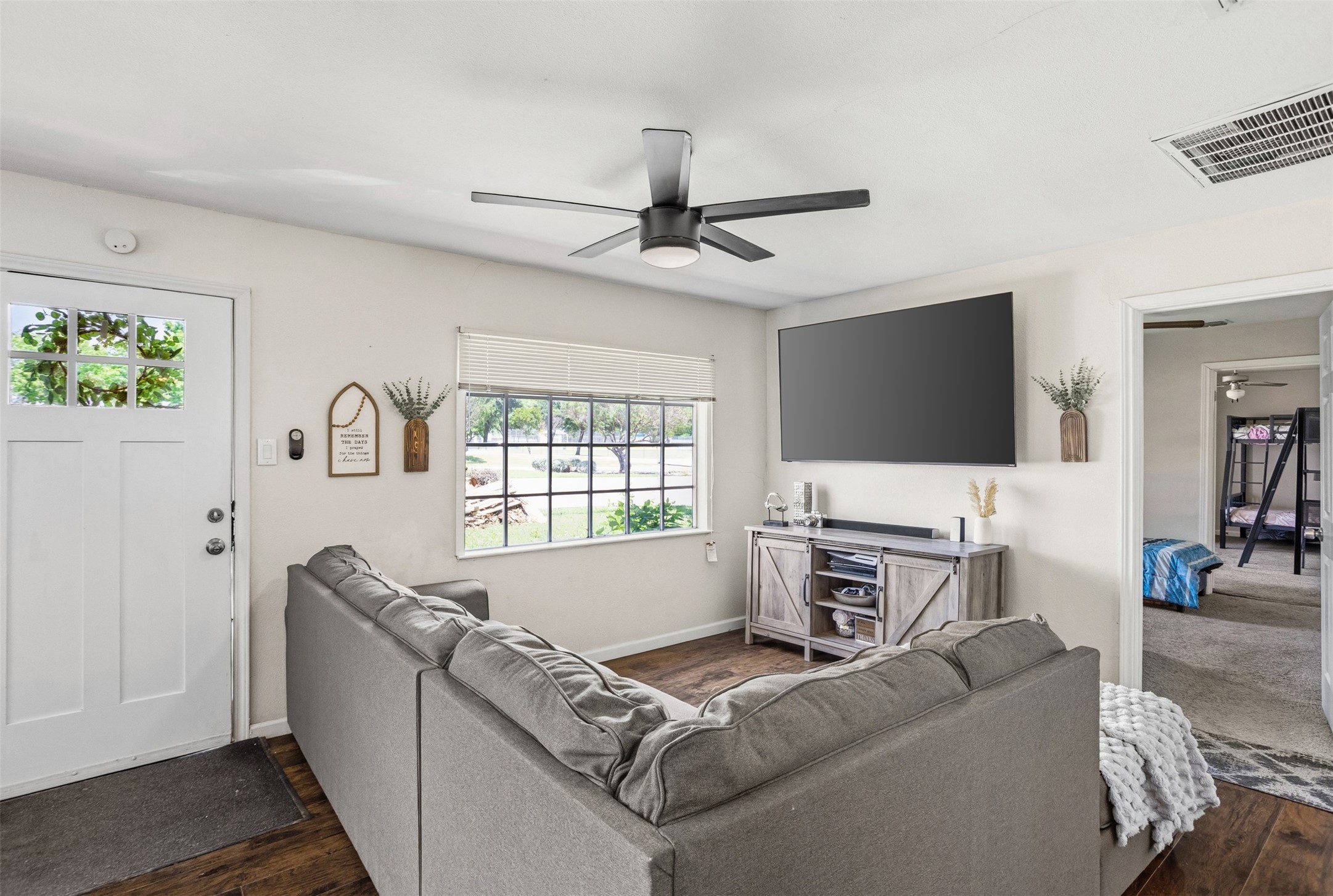 516 E Wintergreen Road Desoto TX 75115
