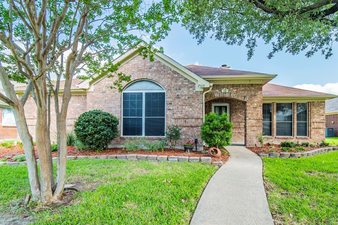 7509 Wilshire Drive Rowlett TX 75089
