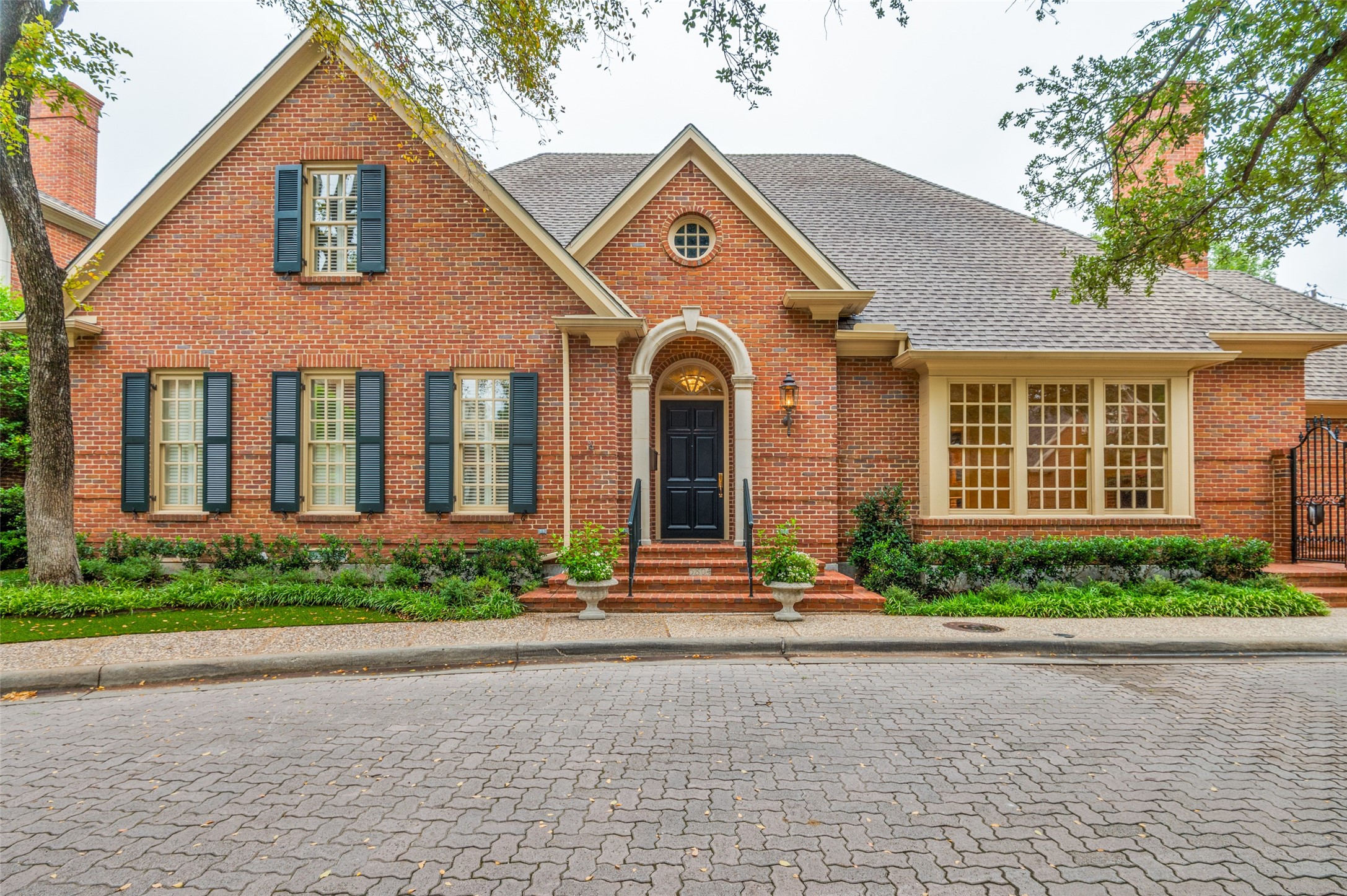 5804 Redwood Court Dallas TX 75209