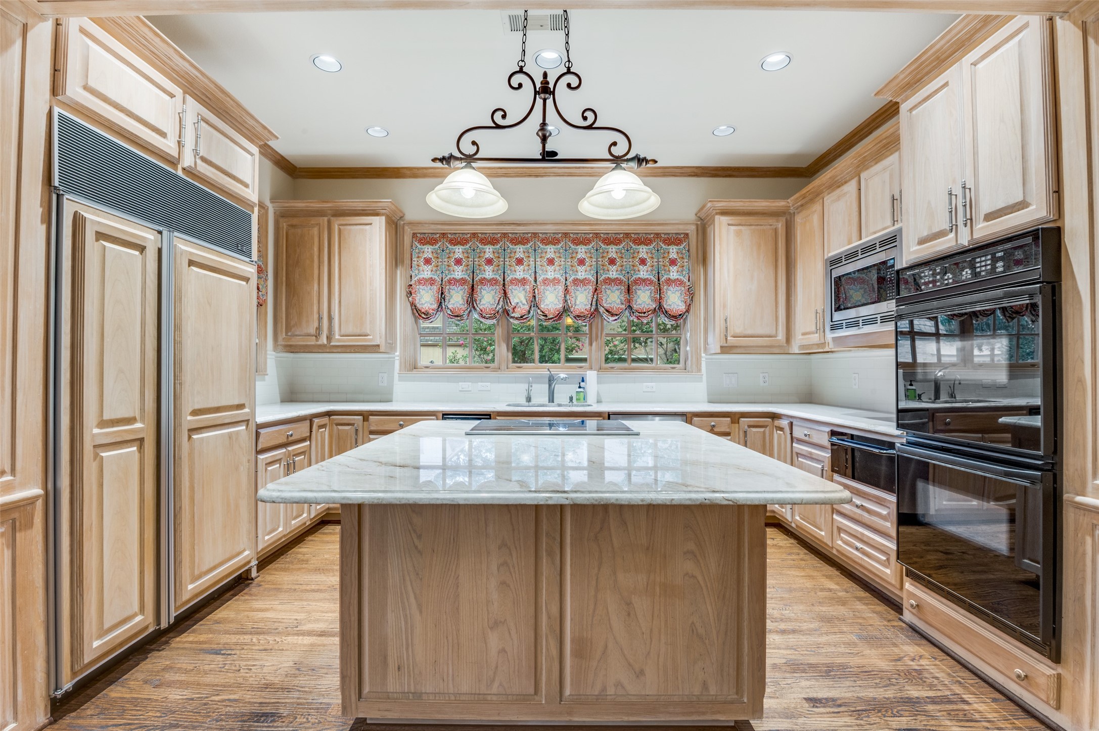 5804 Redwood Court Dallas TX 75209
