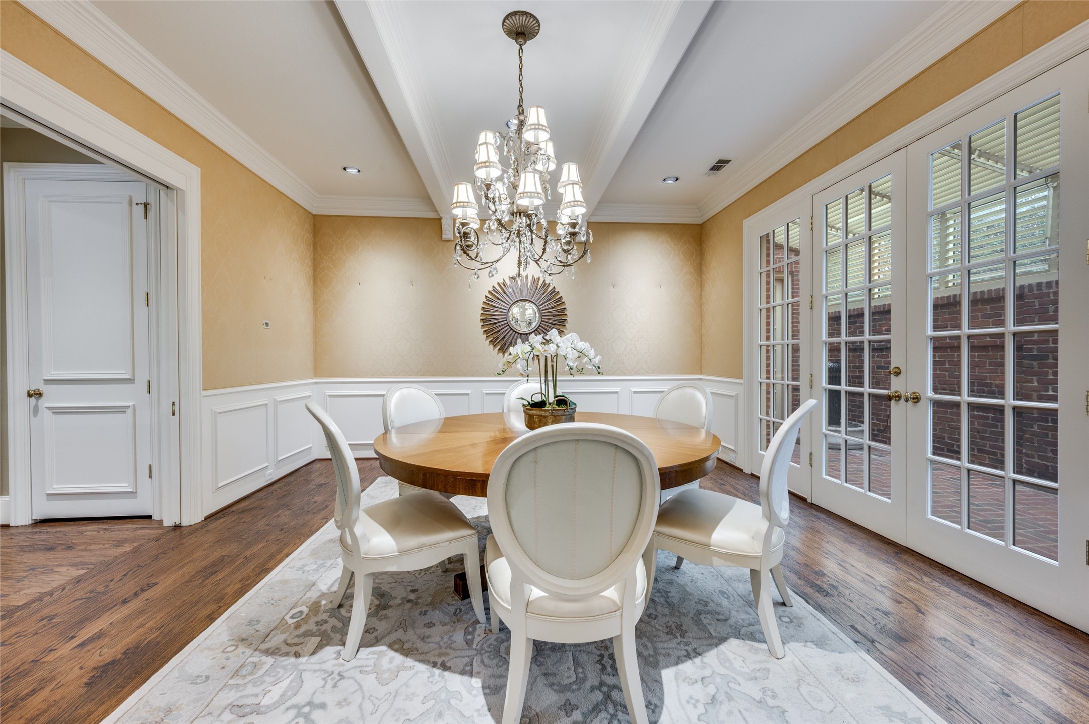 5804 Redwood Court Dallas TX 75209