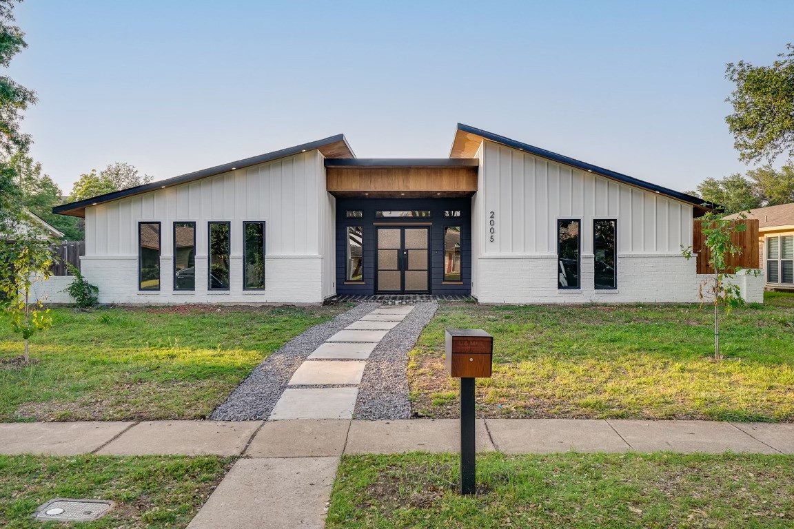 2005 Plymouth Rock Drive Richardson TX 75081