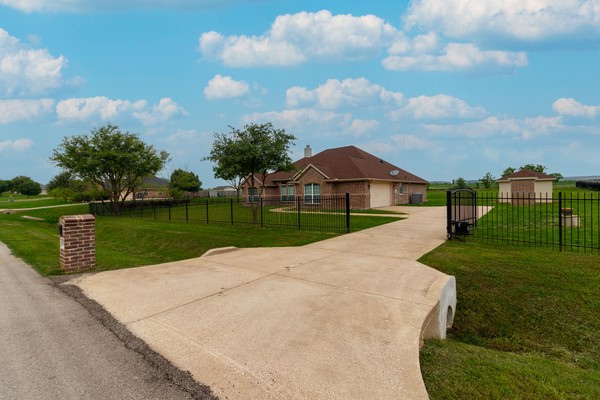 10316 Halter Drive Fort Worth TX 76126