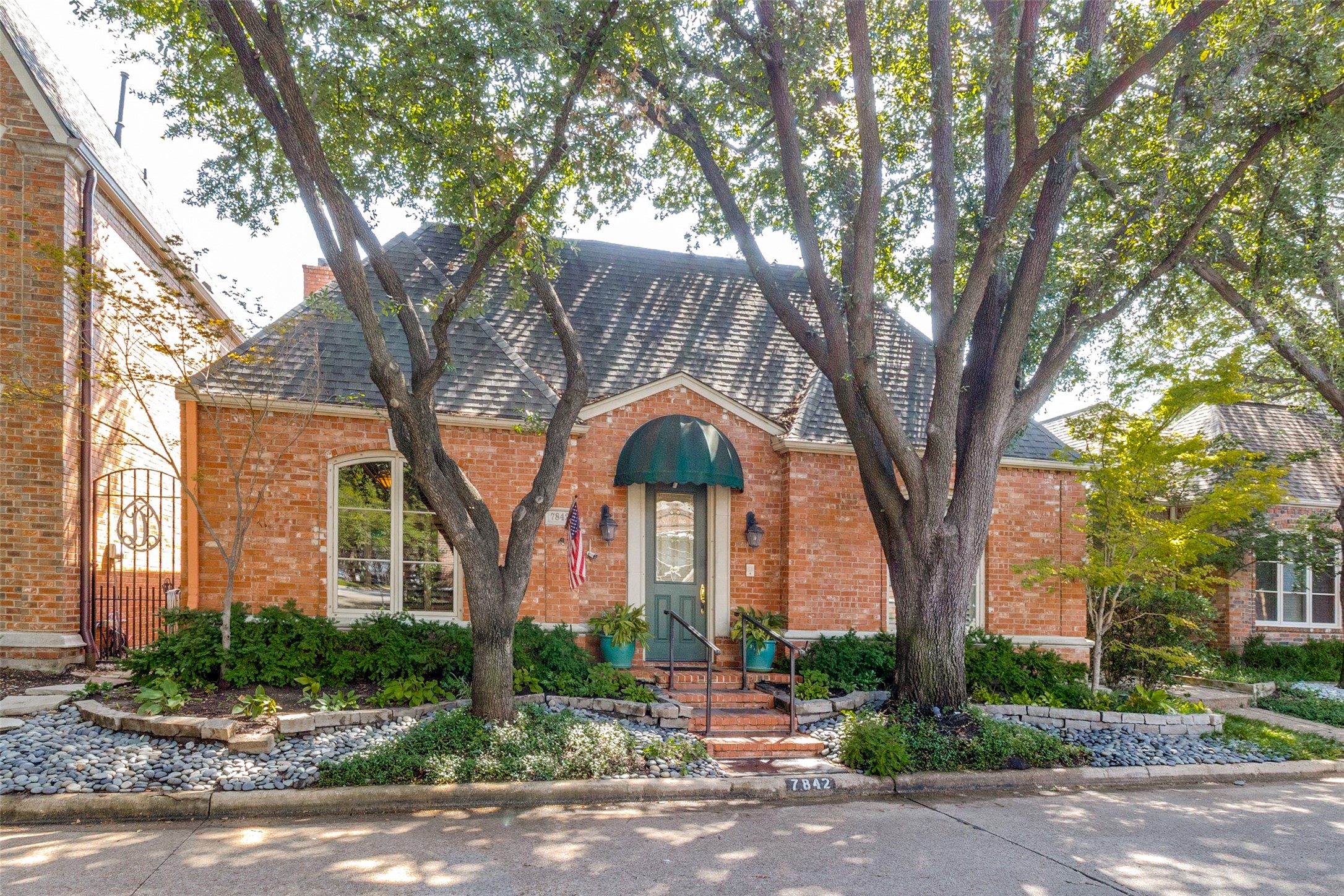 7842 Caruth Court Dallas TX 75225