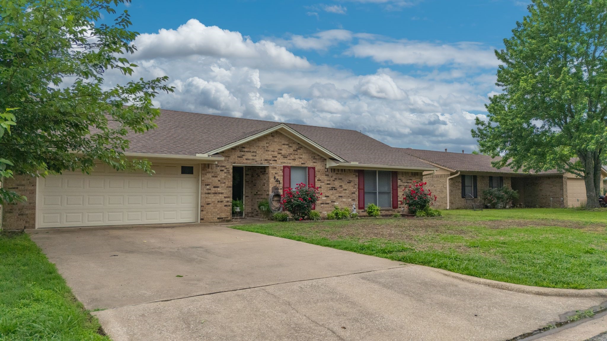 801 Cleveland Greenville TX 75401