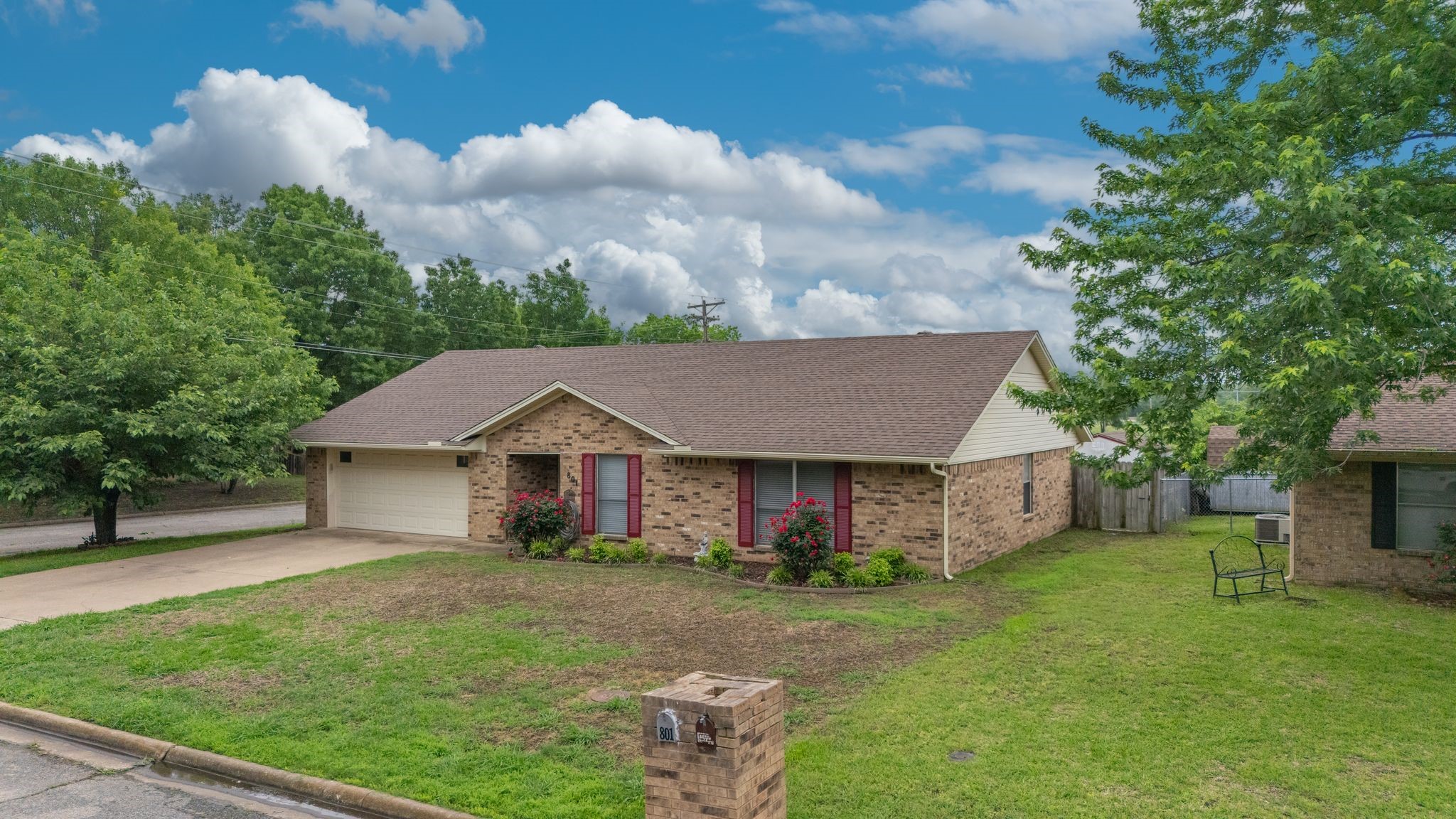 801 Cleveland Greenville TX 75401