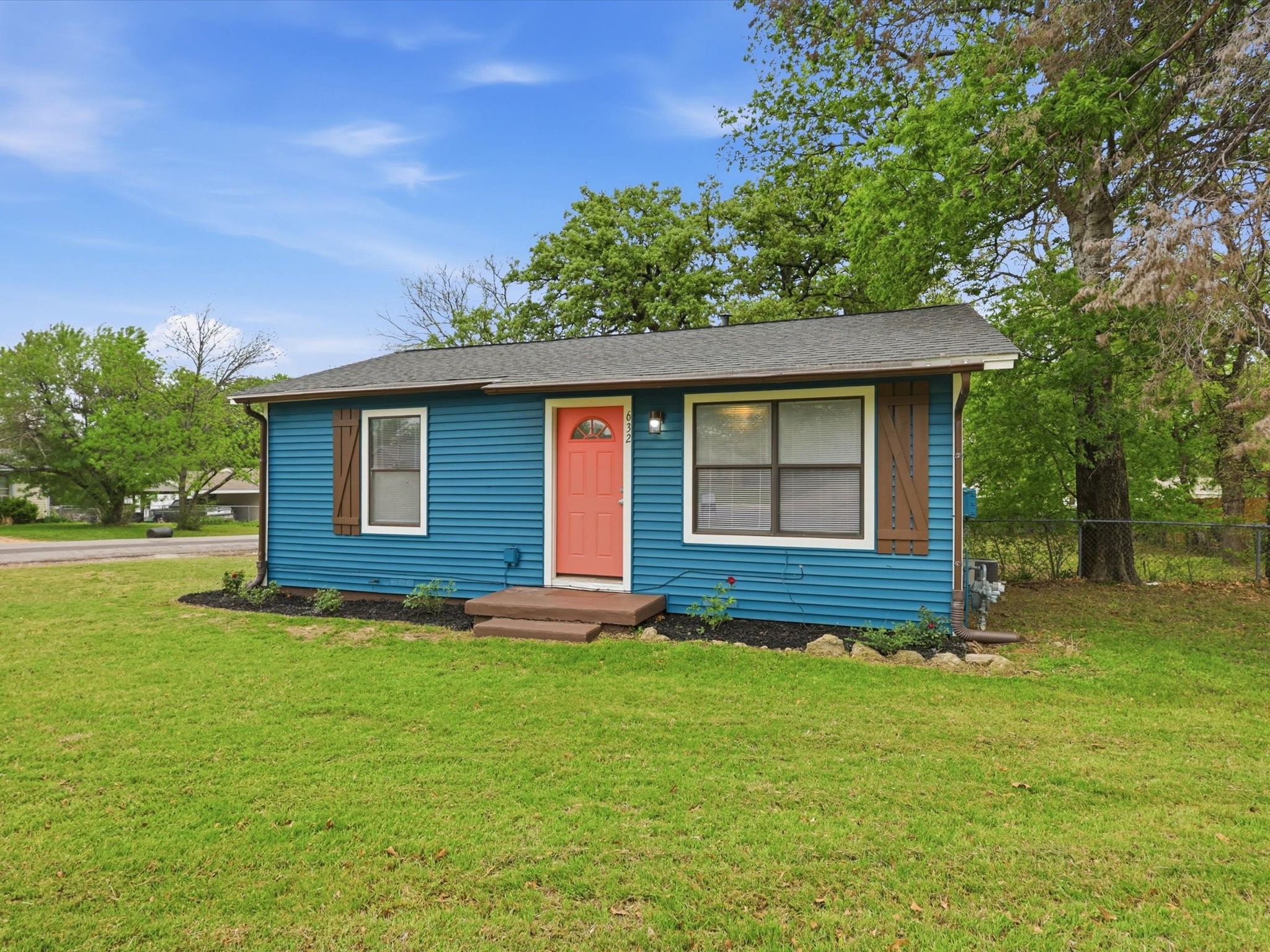 632 N Stewart Street Azle TX 76020