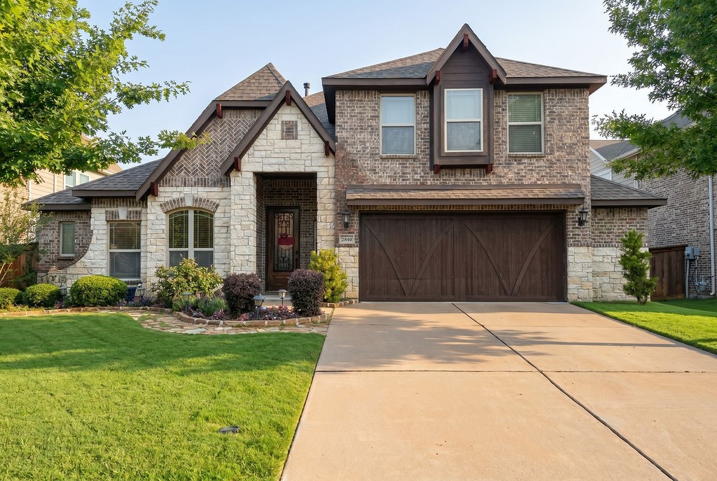 2840 Mariposa Drive Grand Prairie TX 75054