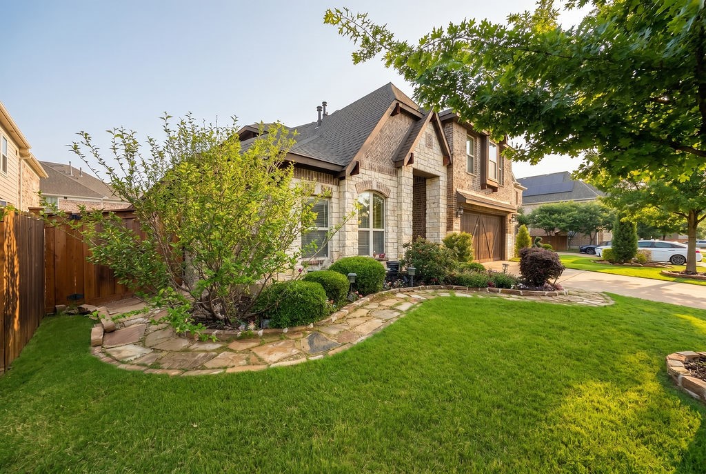 2840 Mariposa Drive Grand Prairie TX 75054