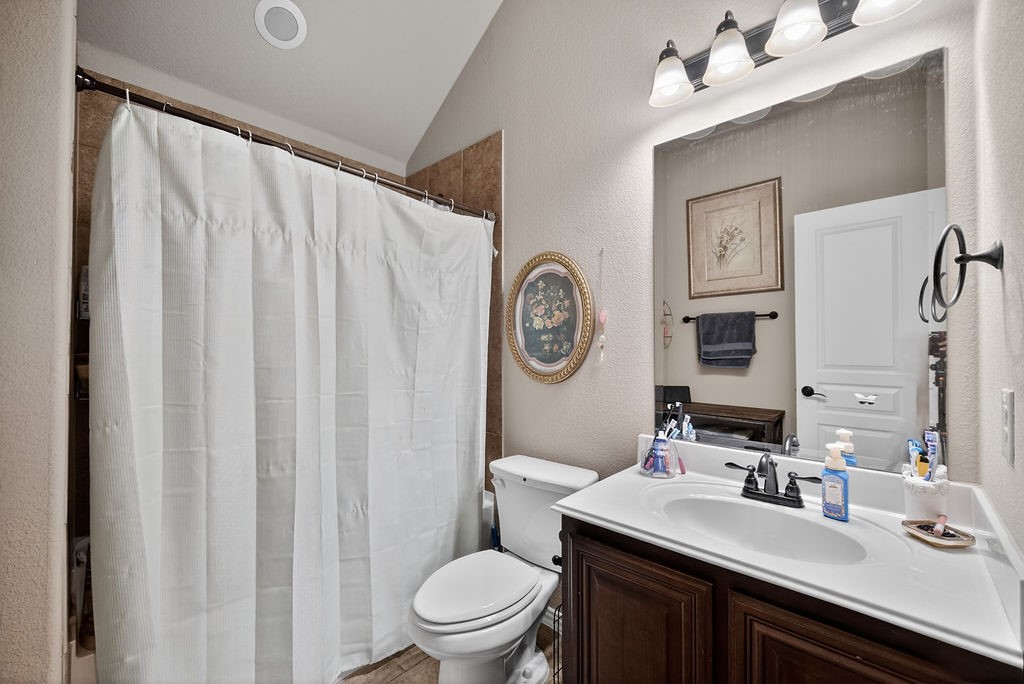 2840 Mariposa Drive Grand Prairie TX 75054