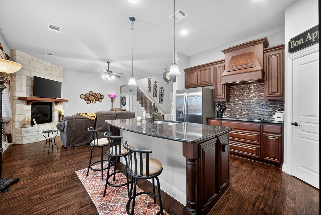 2840 Mariposa Drive Grand Prairie TX 75054