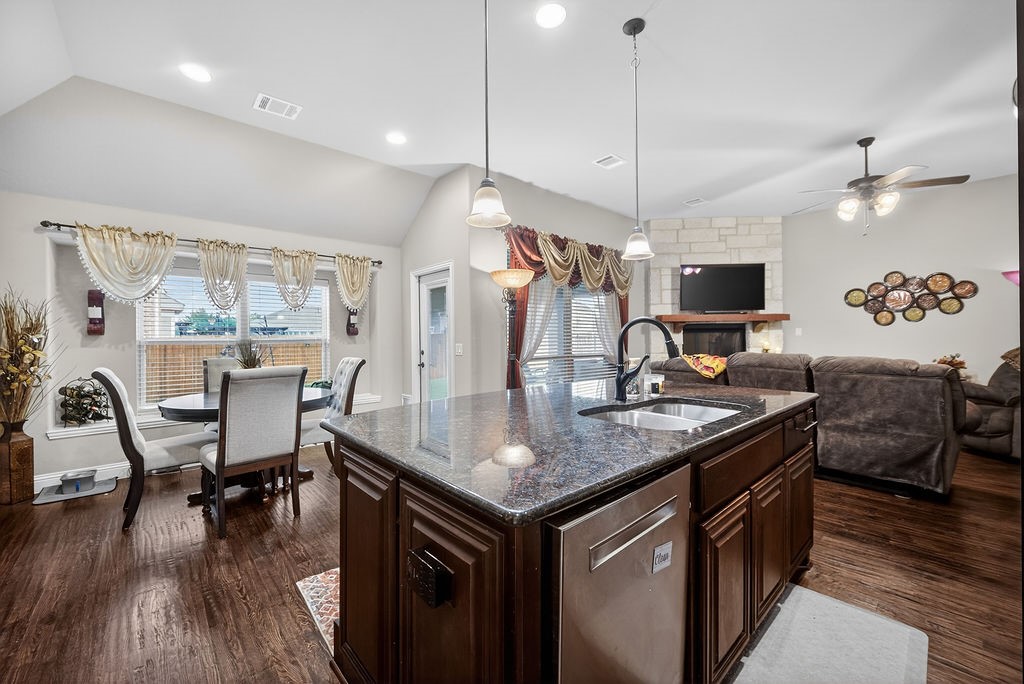 2840 Mariposa Drive Grand Prairie TX 75054