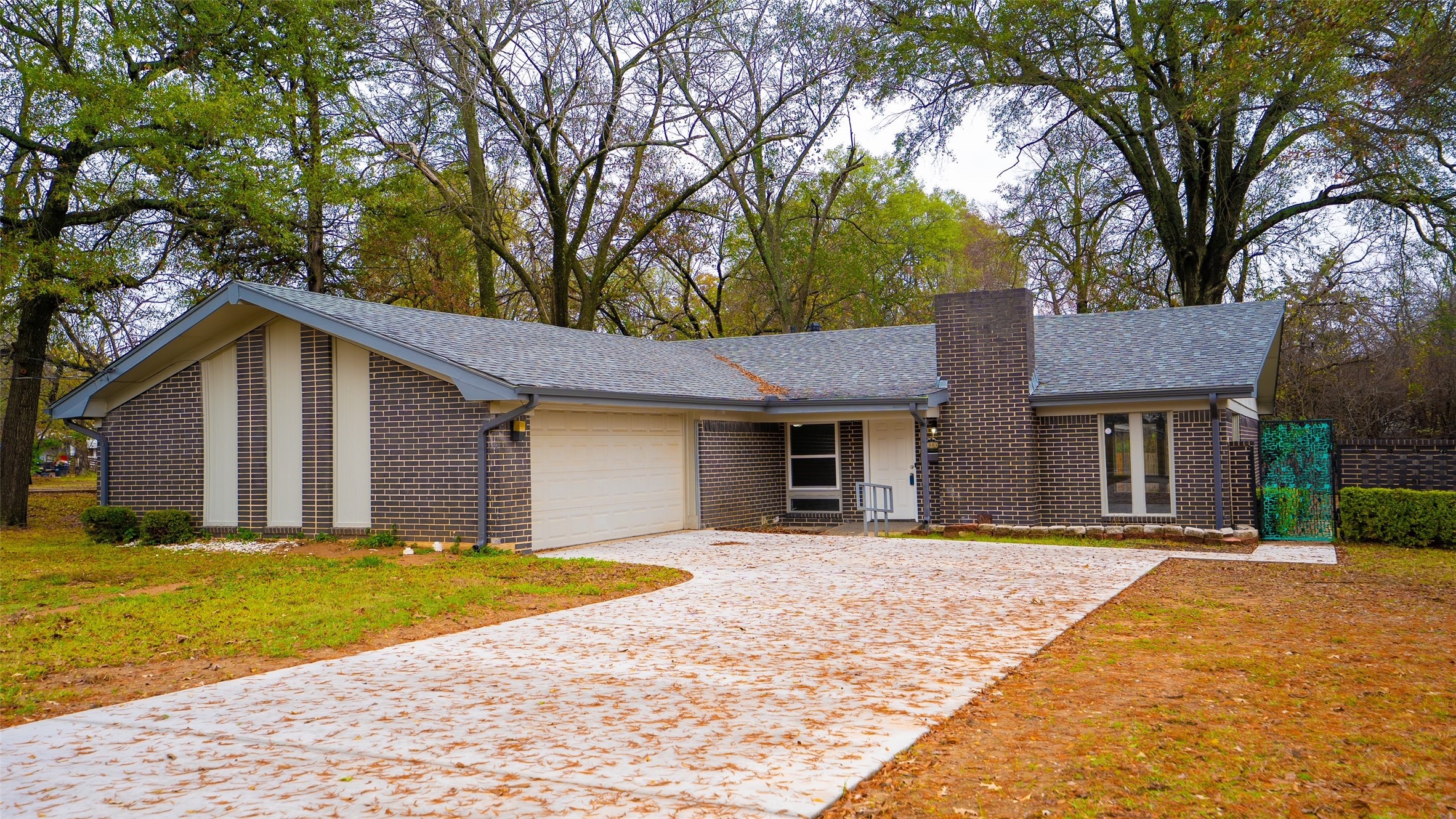 1801 Pine Bluff Street Paris TX 75460