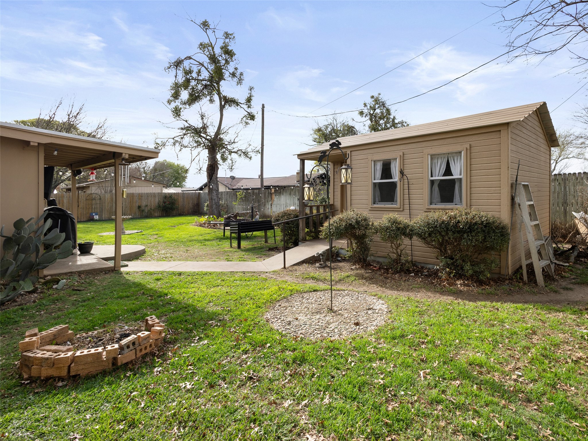 647 W Travis Street Dublin TX 76446