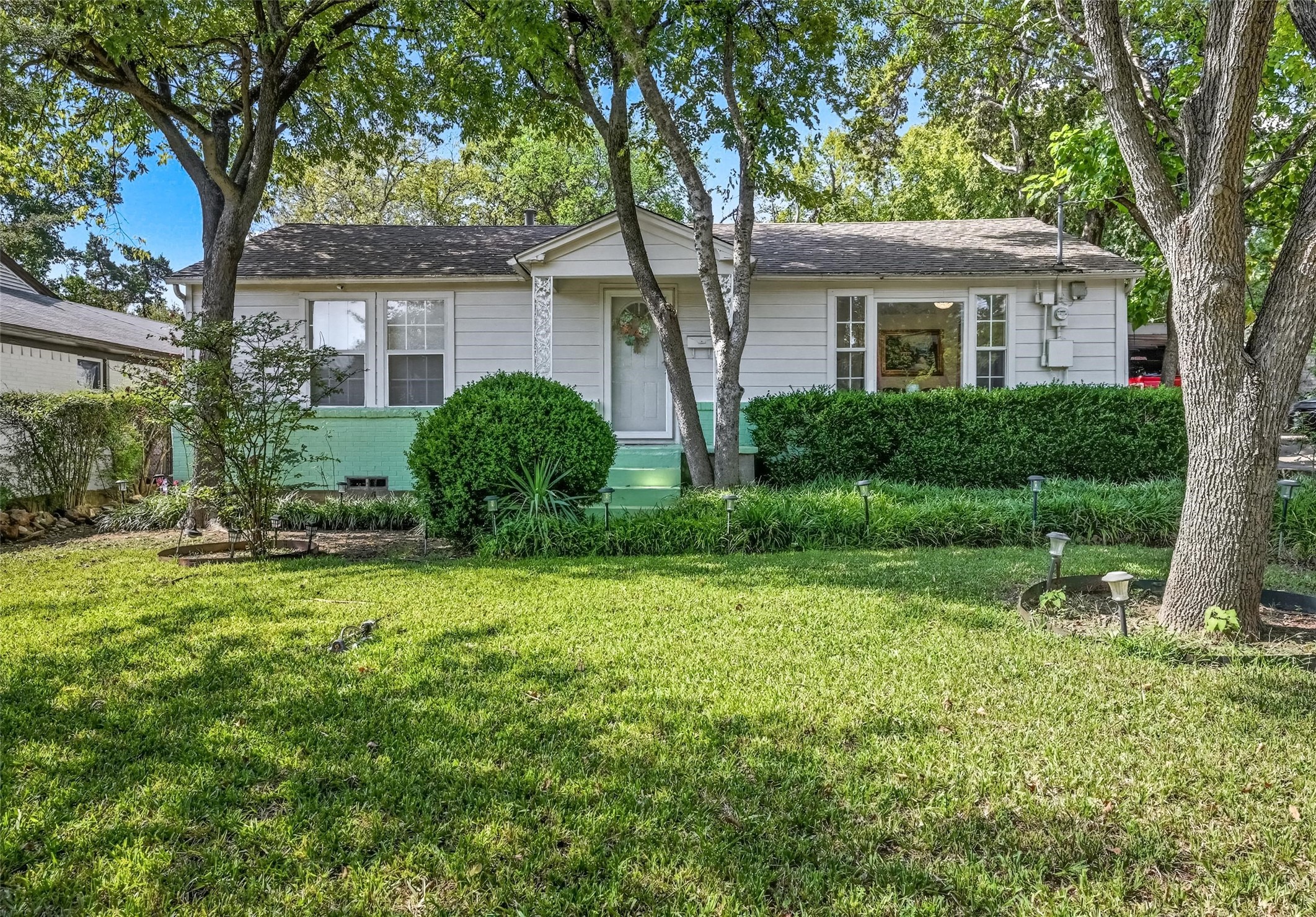 3334 Sheldon Avenue Dallas TX 75211