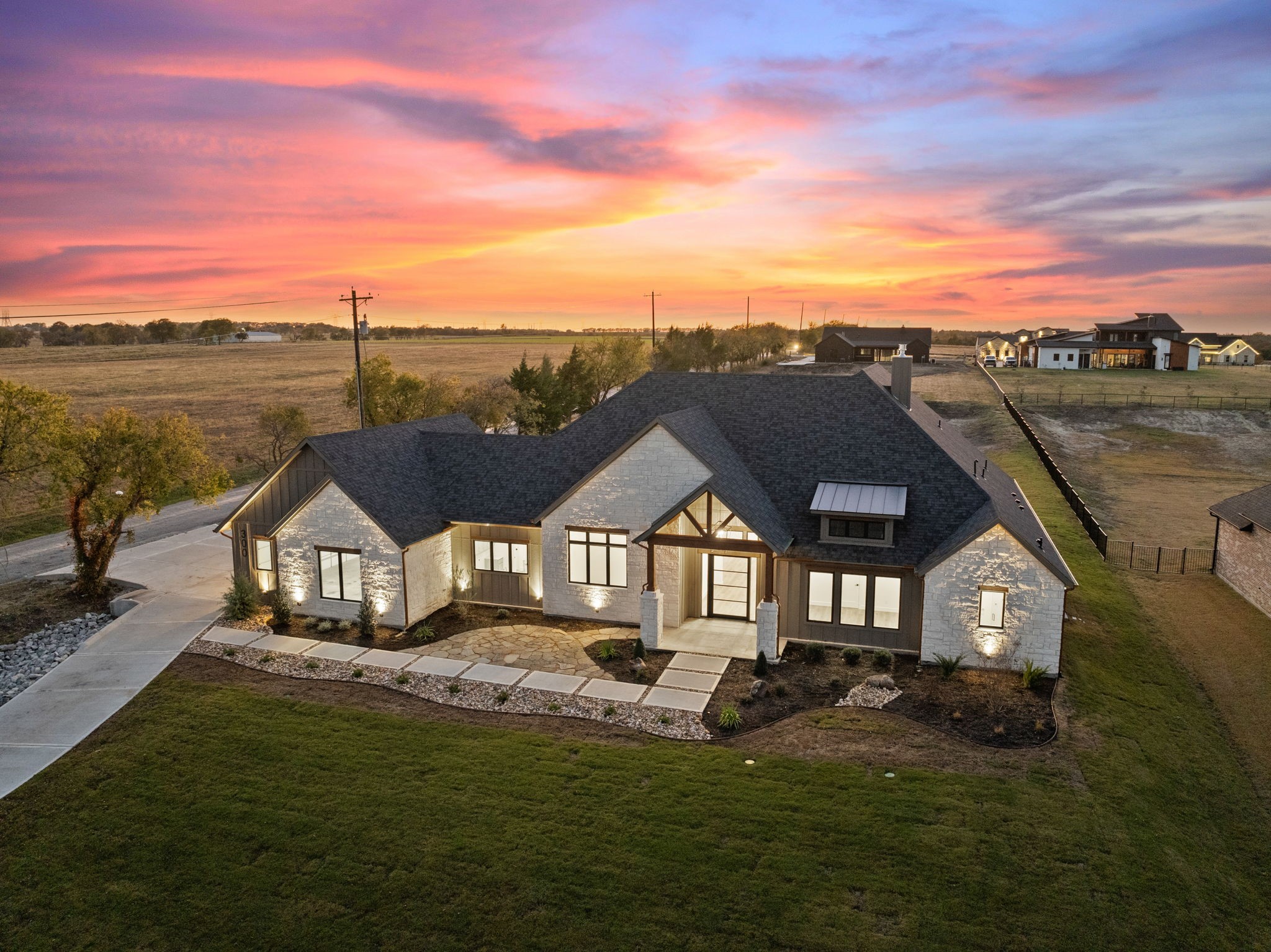 300 Ryker Lane Gunter TX 75058
