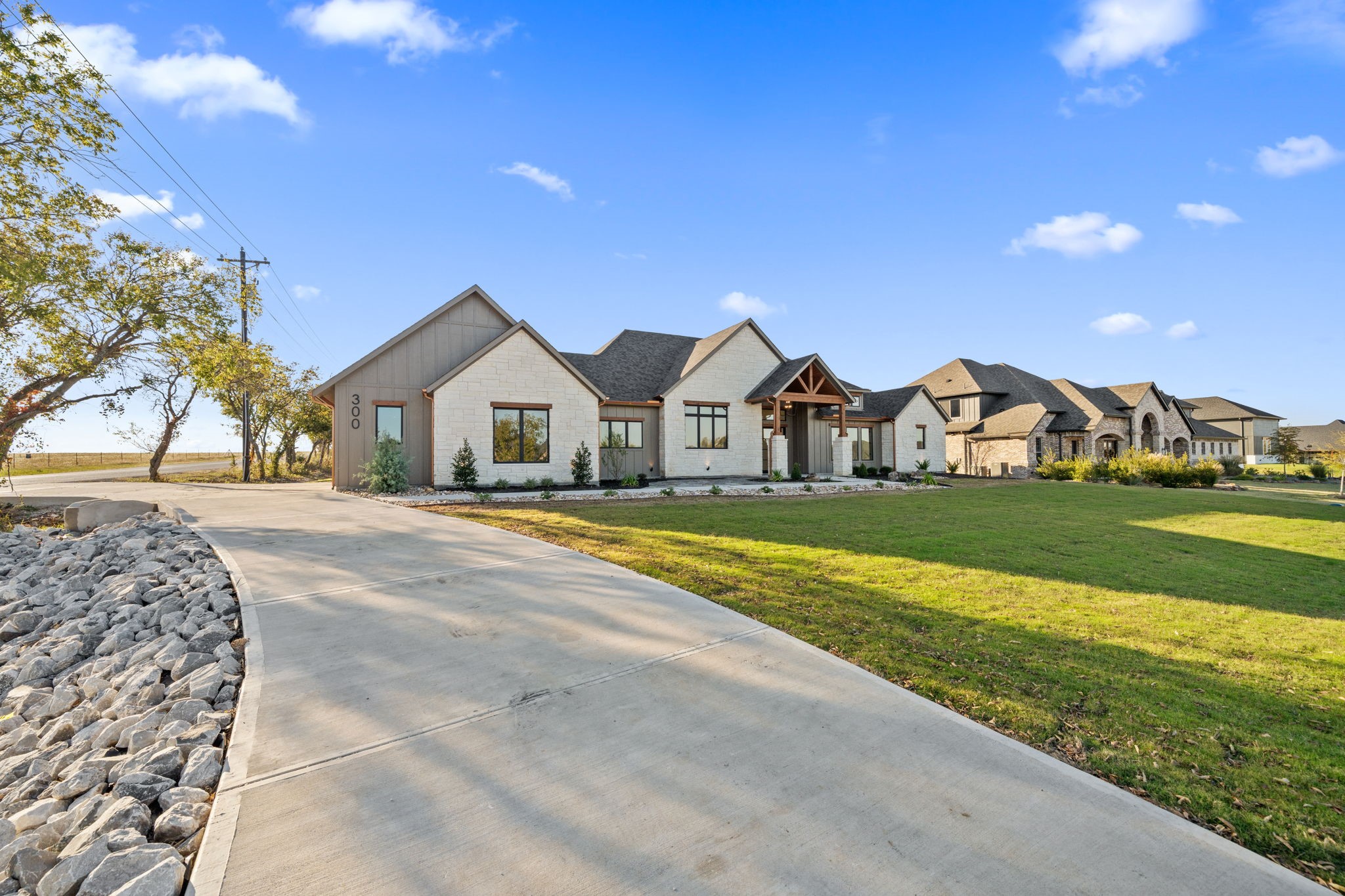 300 Ryker Lane Gunter TX 75058