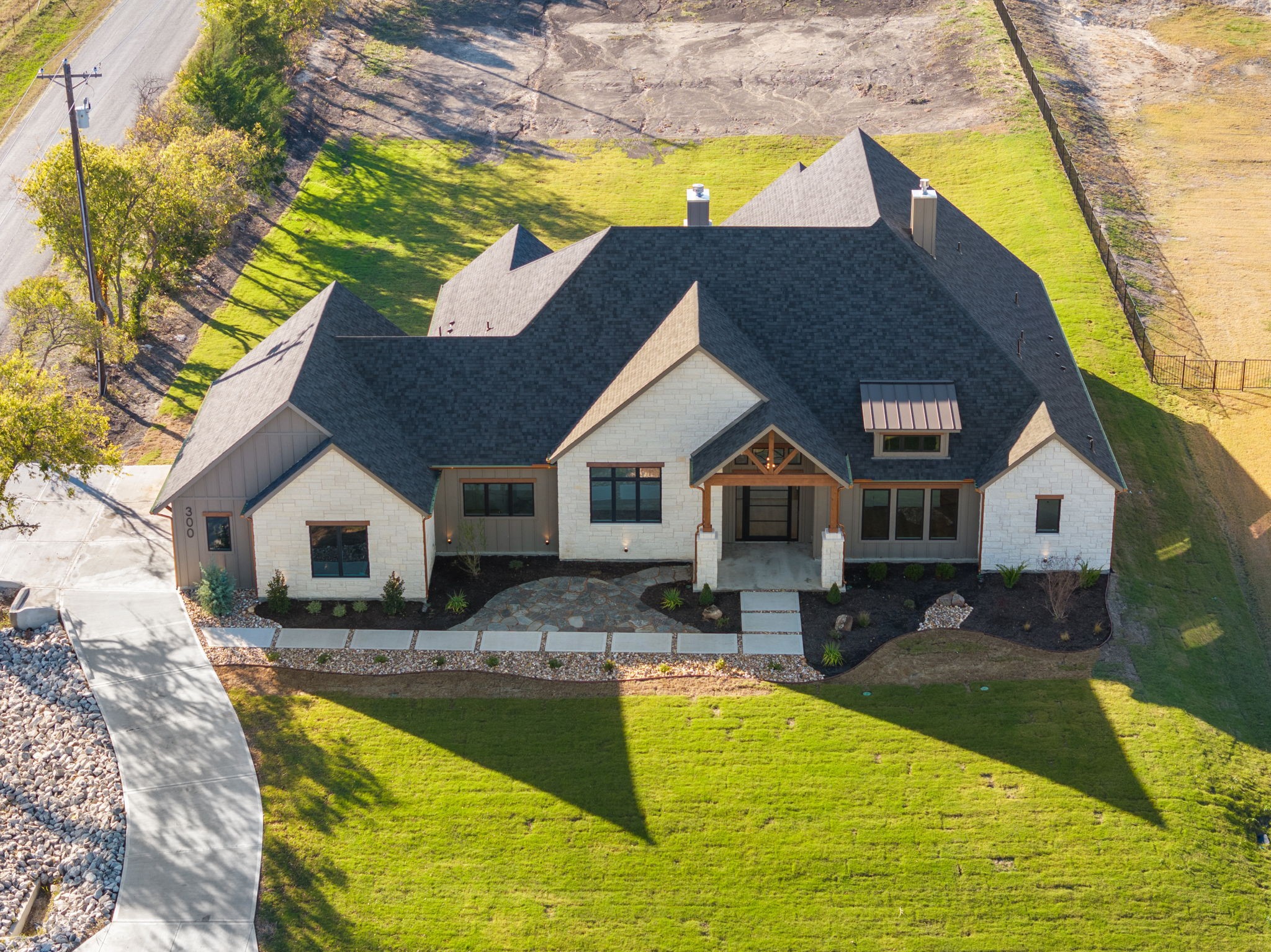 300 Ryker Lane Gunter TX 75058
