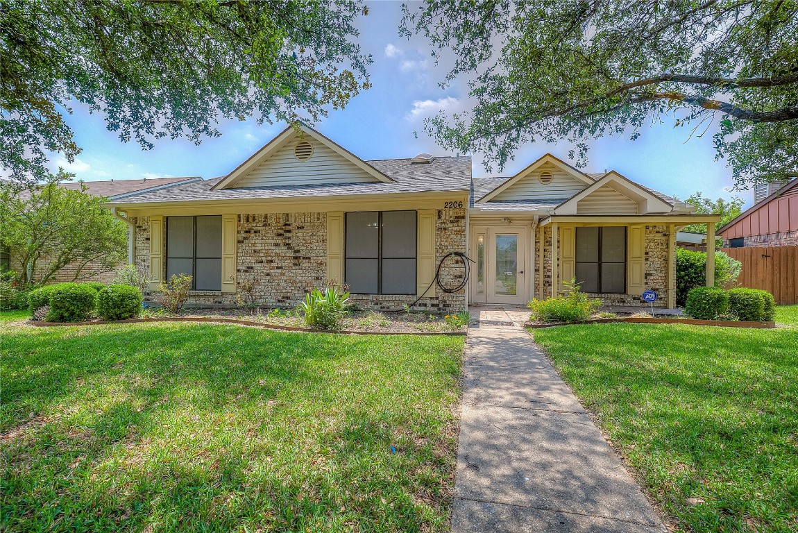 2206 Matterhorn Drive Garland TX 75044
