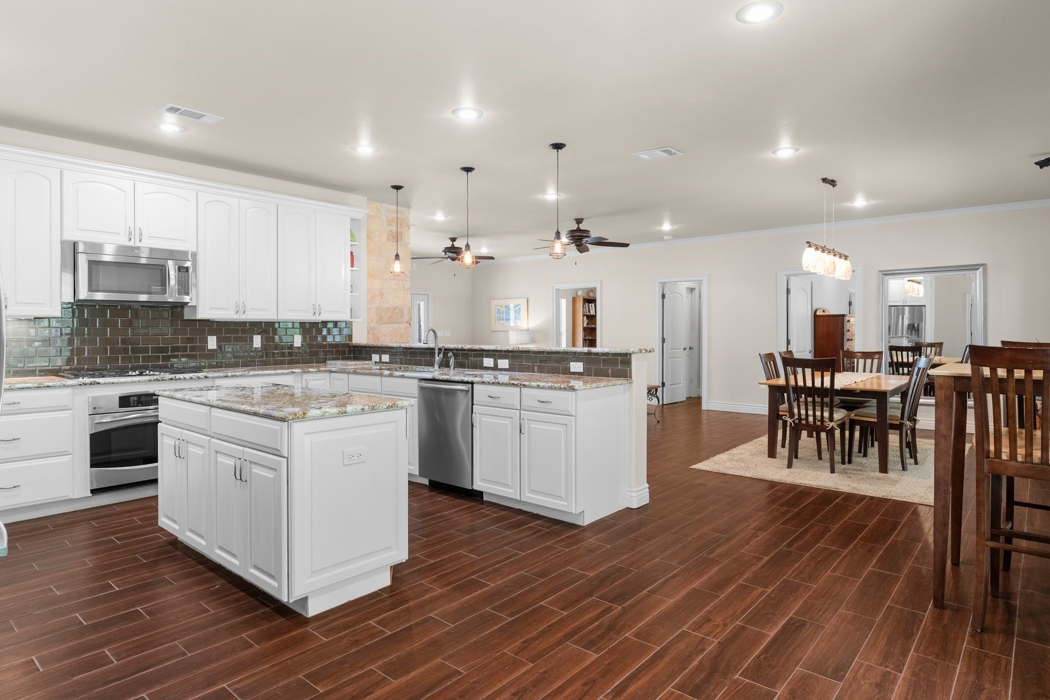 592 Rs County Road 1151 Emory TX 75440