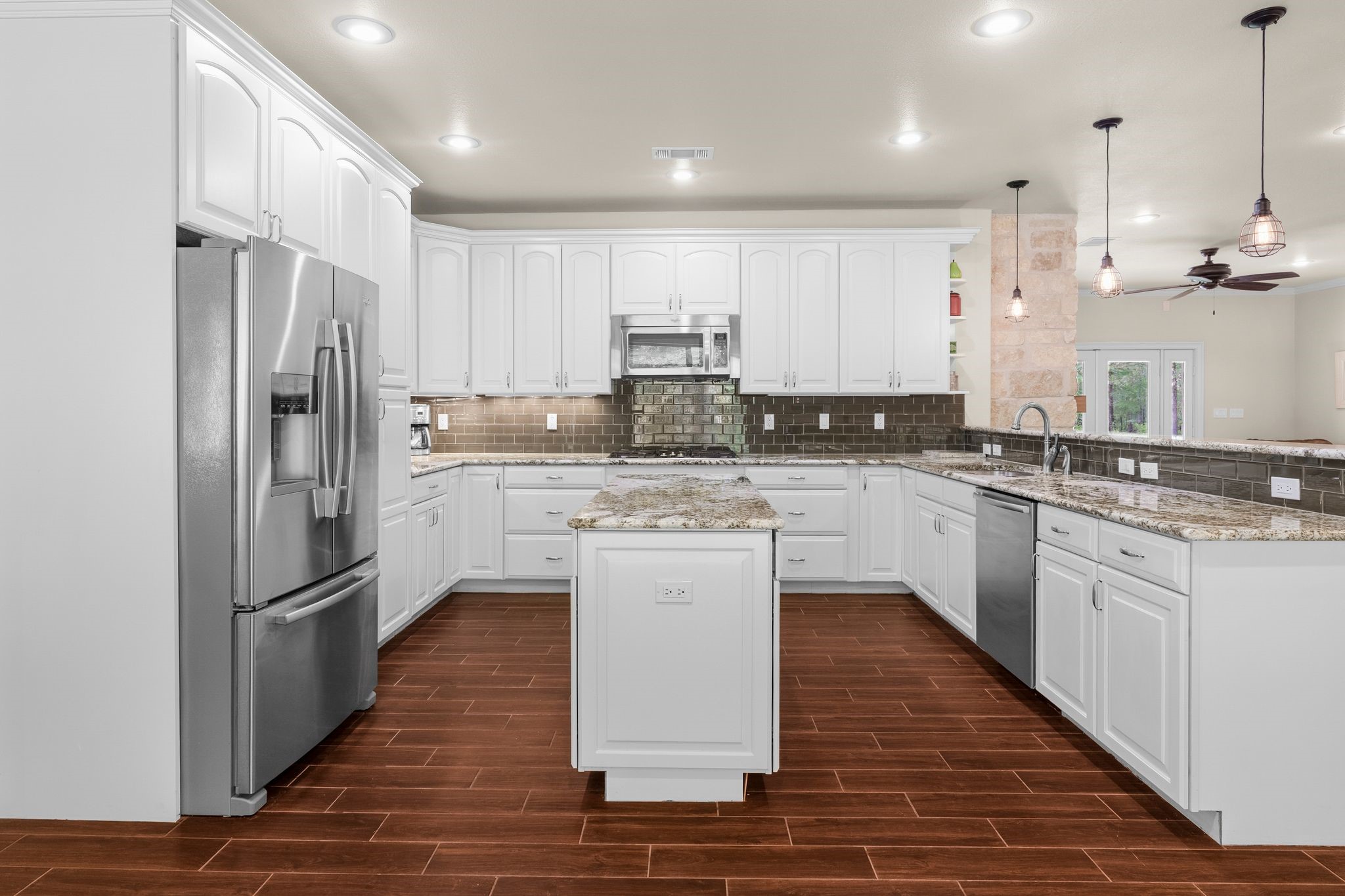 592 Rs County Road 1151 Emory TX 75440