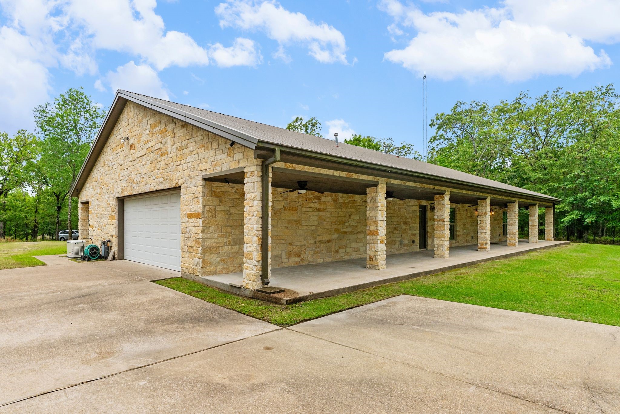592 Rs County Road 1151 Emory TX 75440