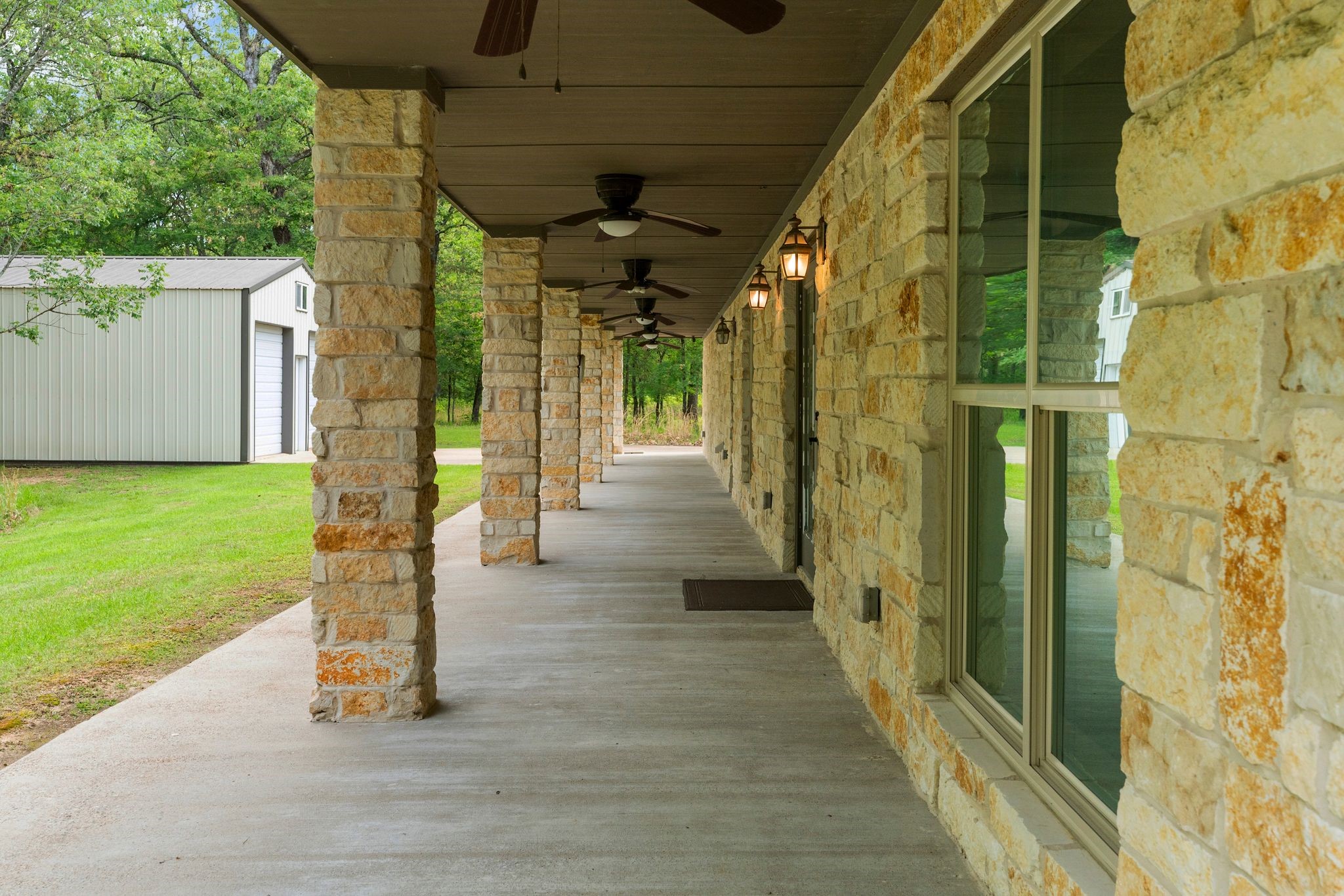 592 Rs County Road 1151 Emory TX 75440