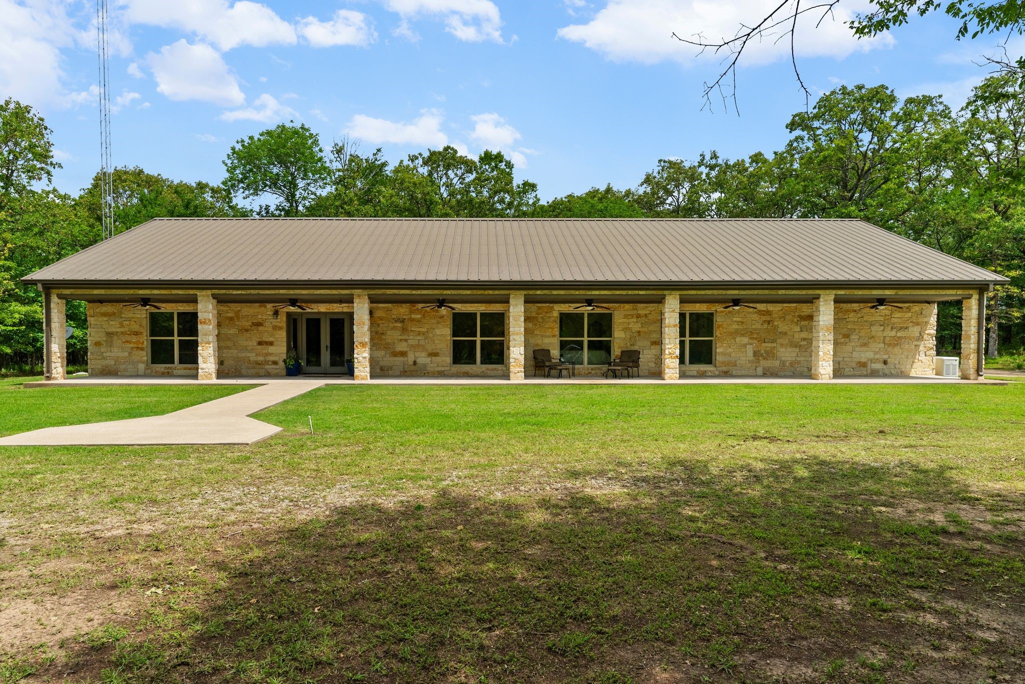592 Rs County Road 1151 Emory TX 75440