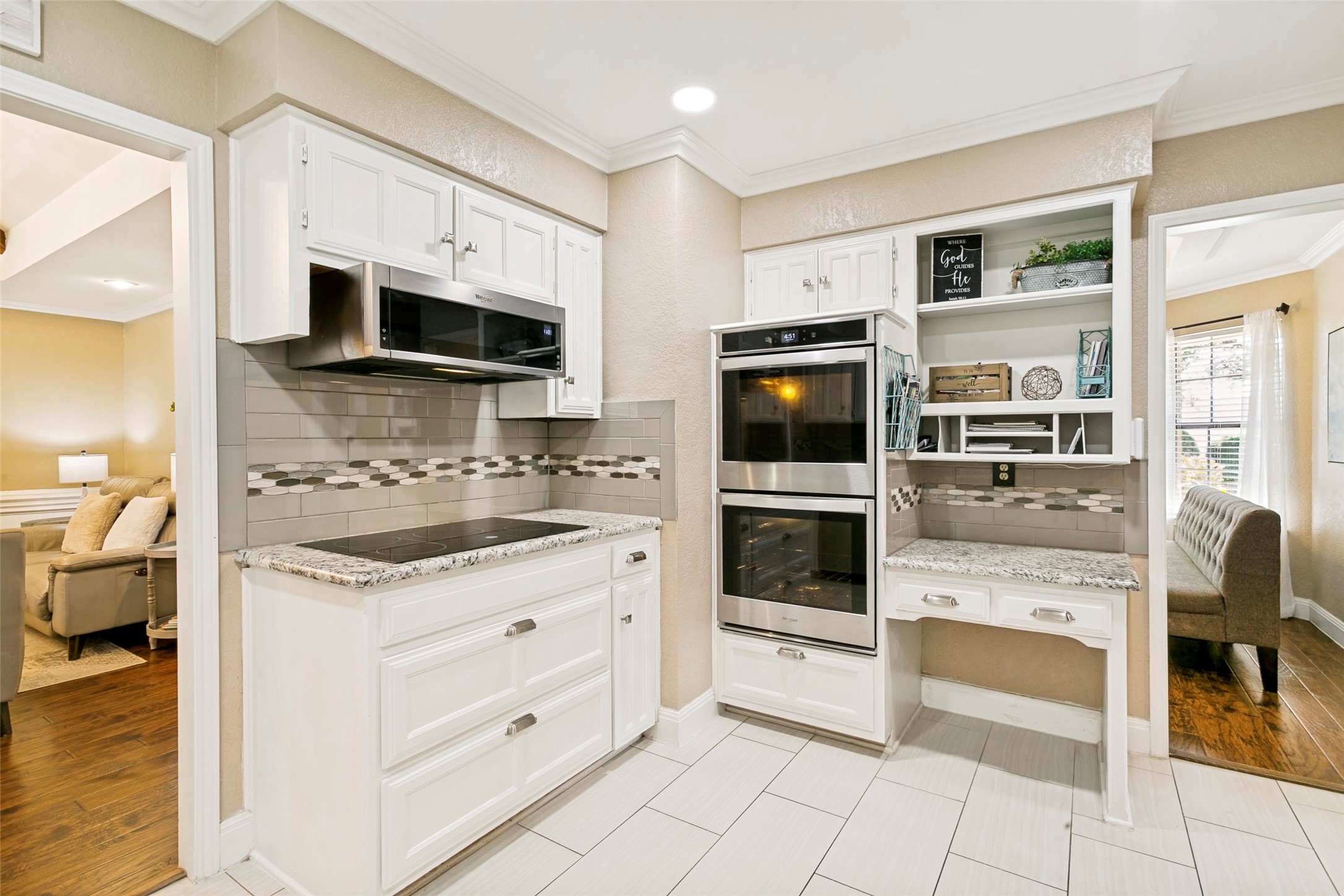 2232 Ridgewood Bedford TX 76021