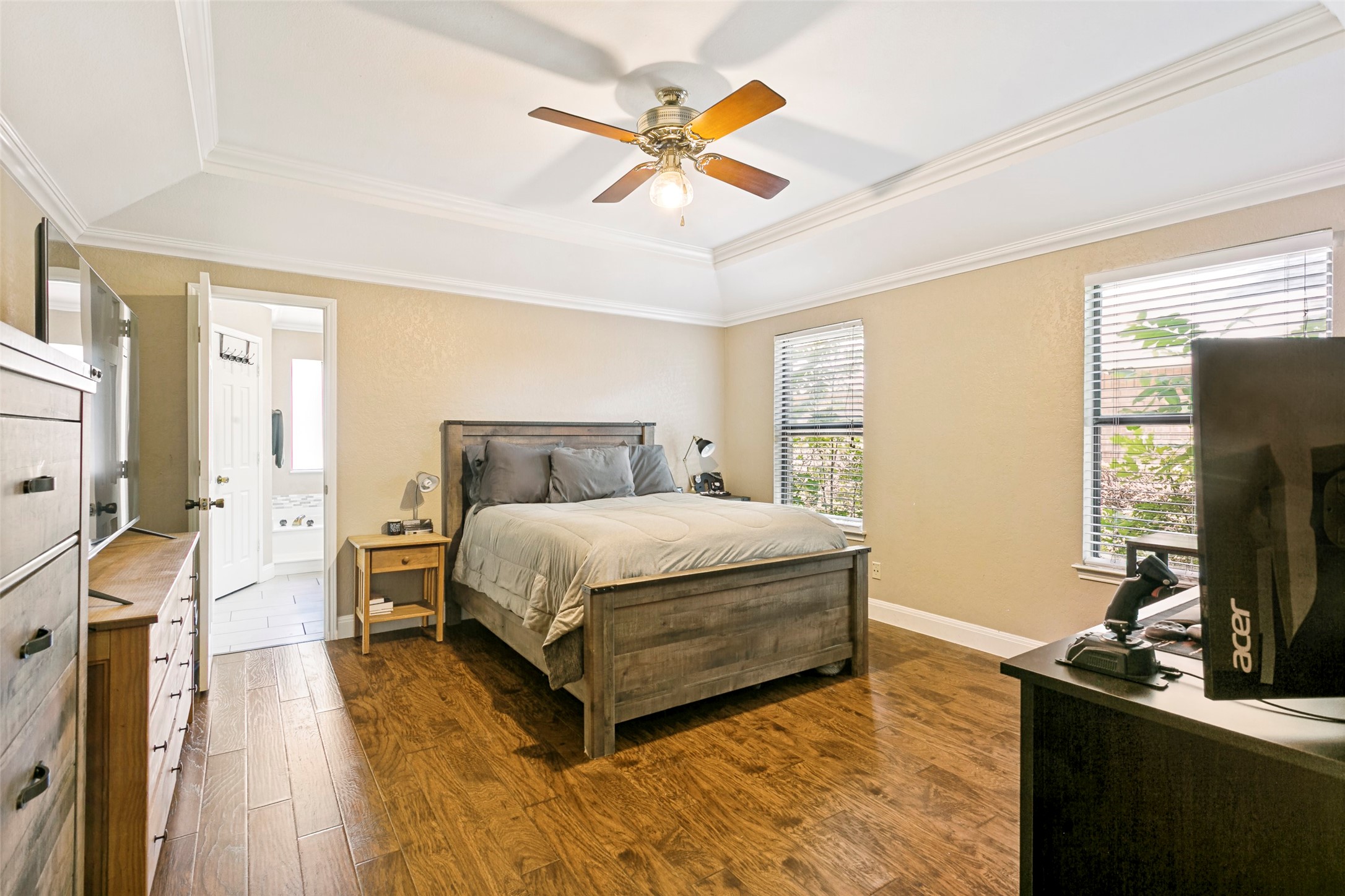 2232 Ridgewood Bedford TX 76021