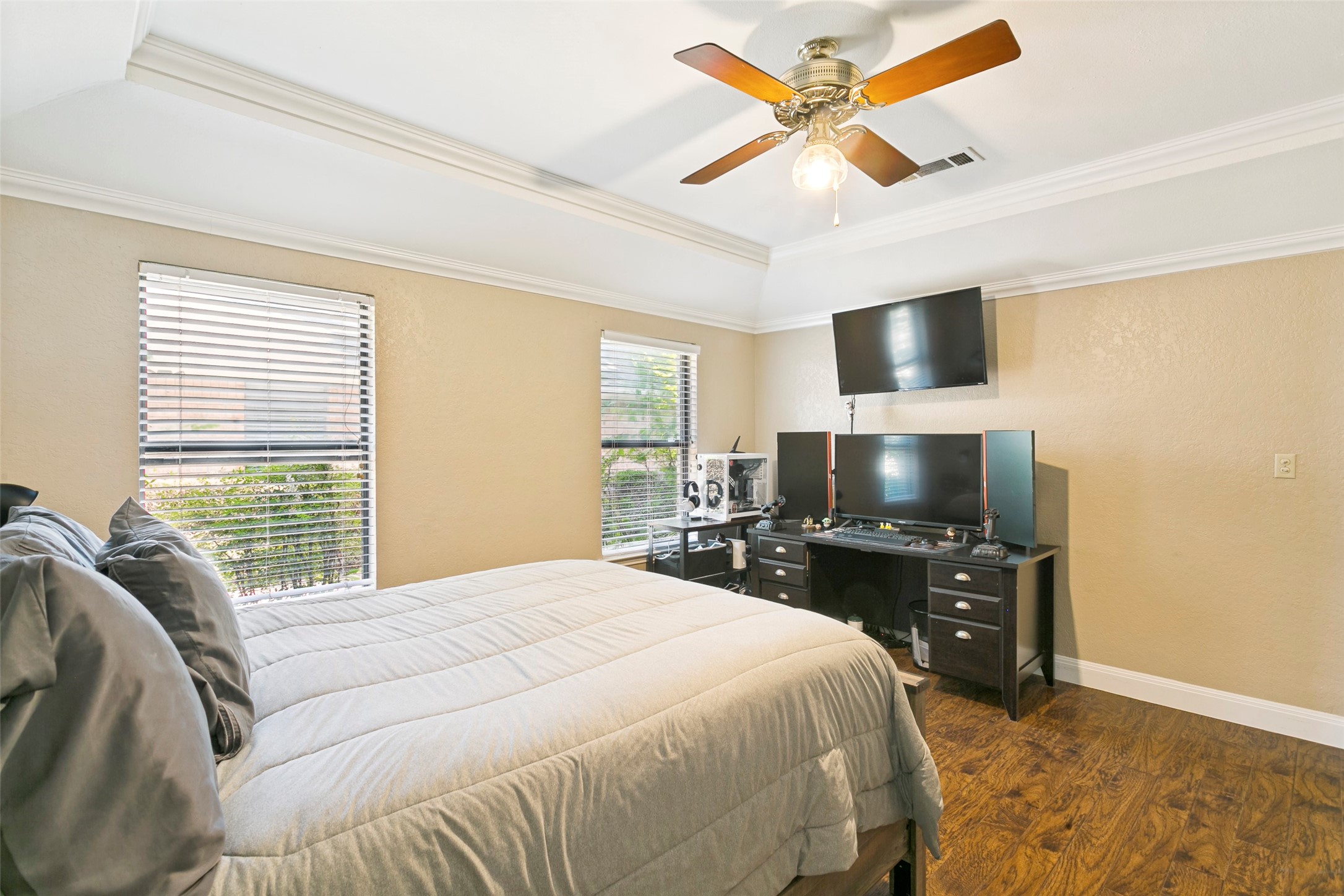 2232 Ridgewood Bedford TX 76021