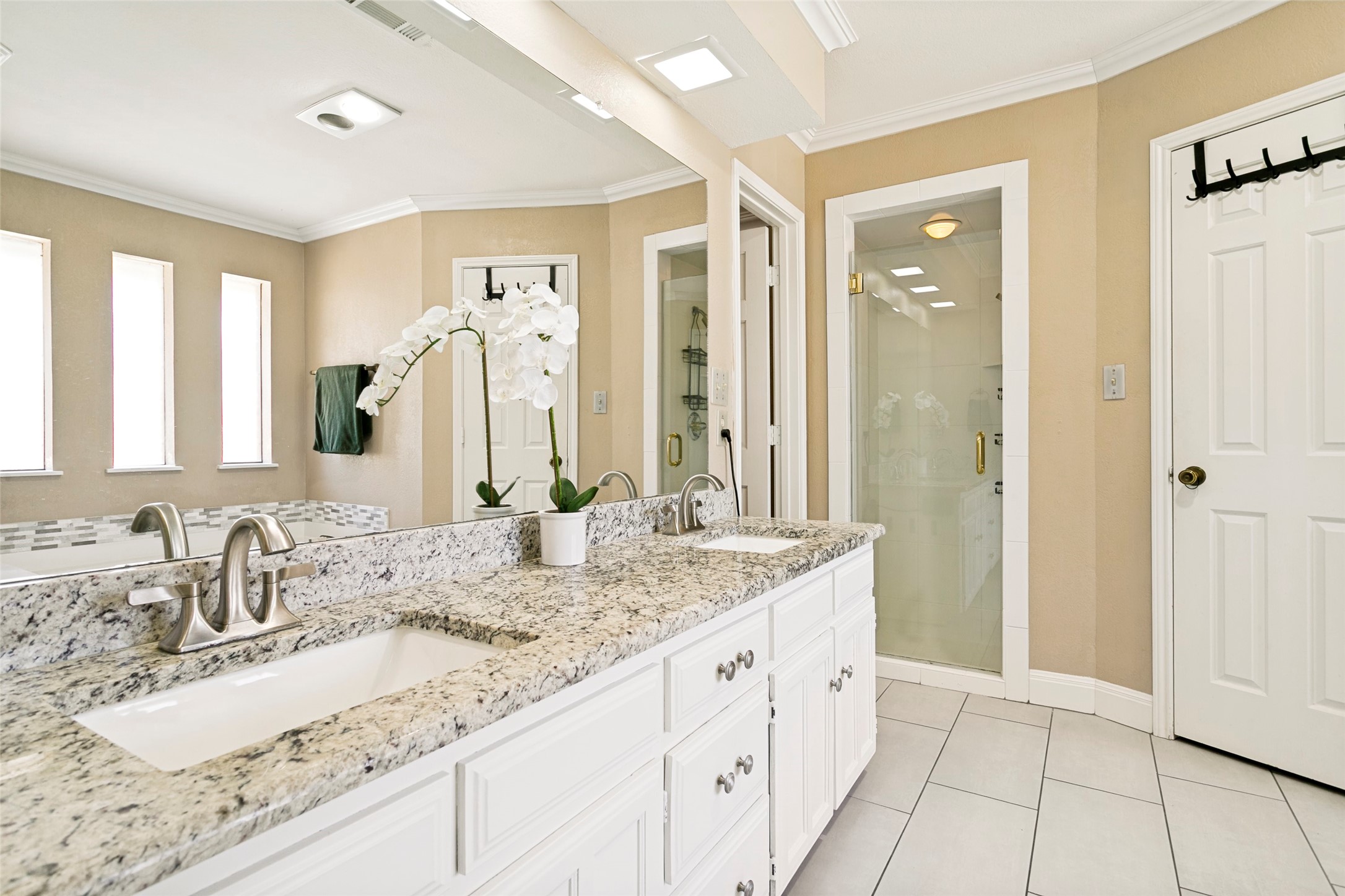 2232 Ridgewood Bedford TX 76021