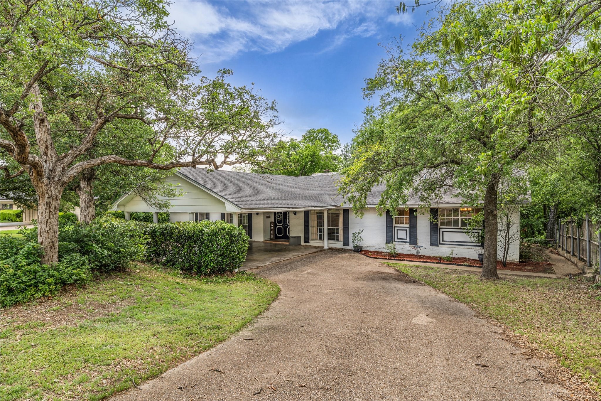 1208 Knotty Oaks Drive Woodway TX 76712
