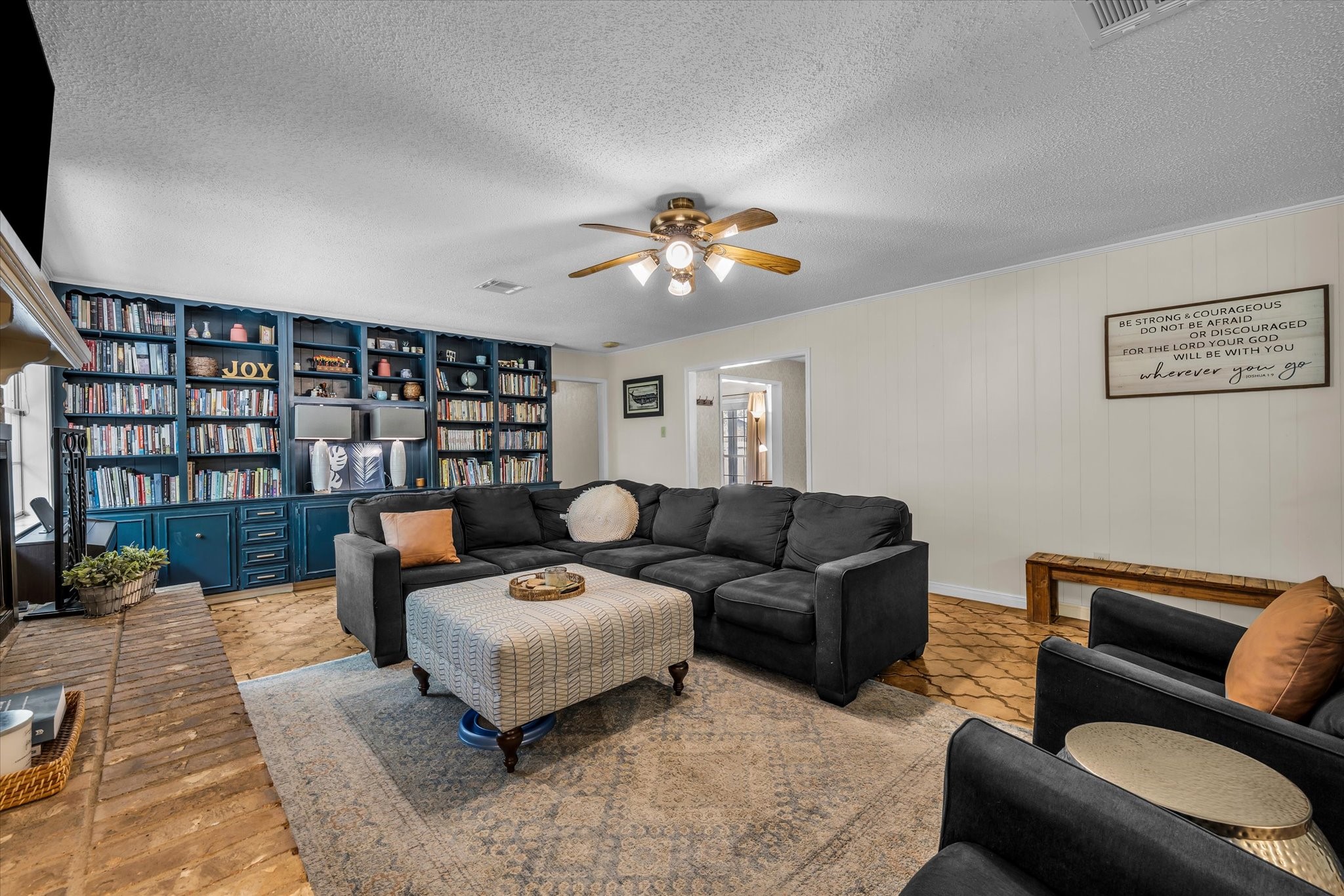 1208 Knotty Oaks Drive Woodway TX 76712