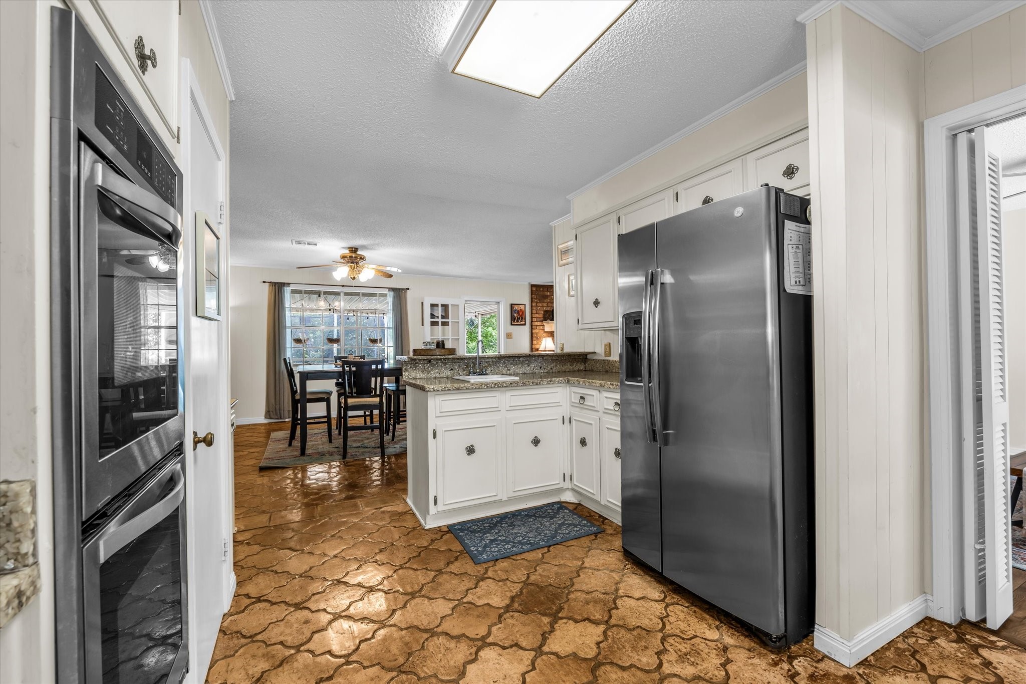 1208 Knotty Oaks Drive Woodway TX 76712