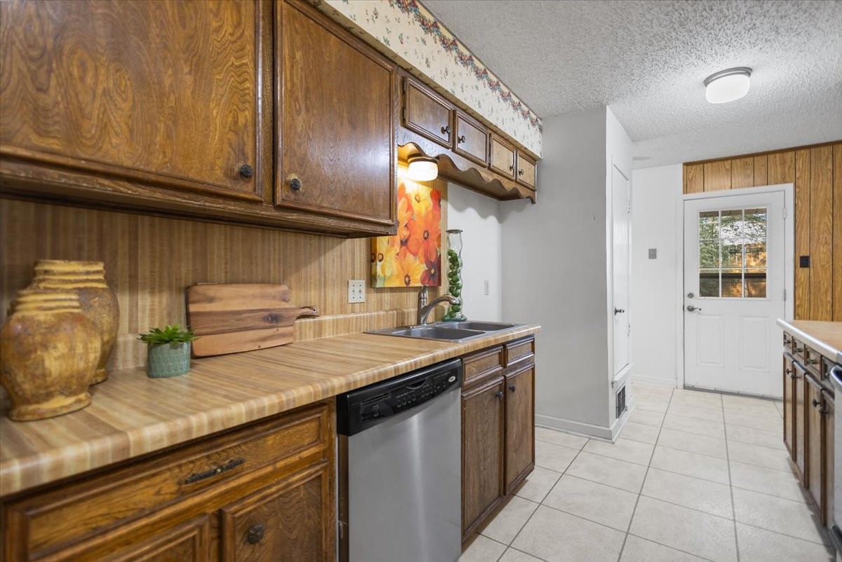 207 Grass Knoll Drive Hideaway TX 75771