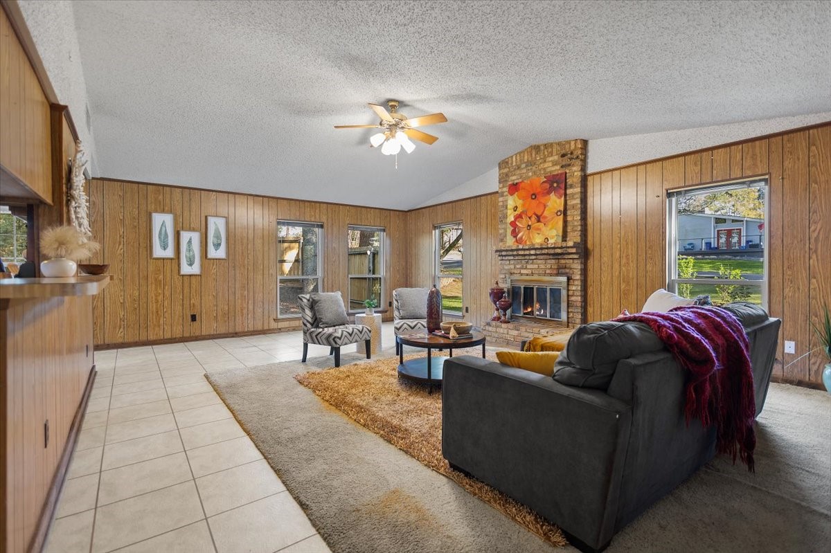 207 Grass Knoll Drive Hideaway TX 75771