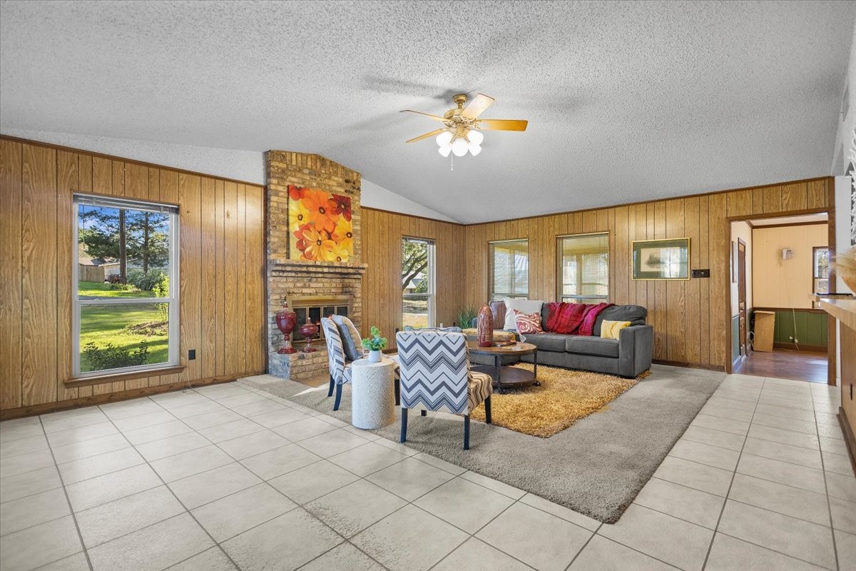 207 Grass Knoll Drive Hideaway TX 75771